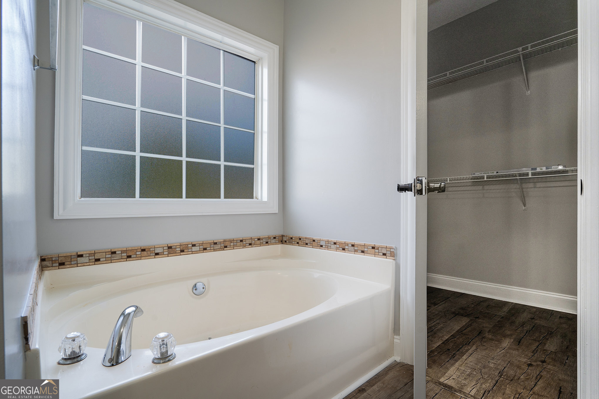 114 Arborwood Way Property Photo 9