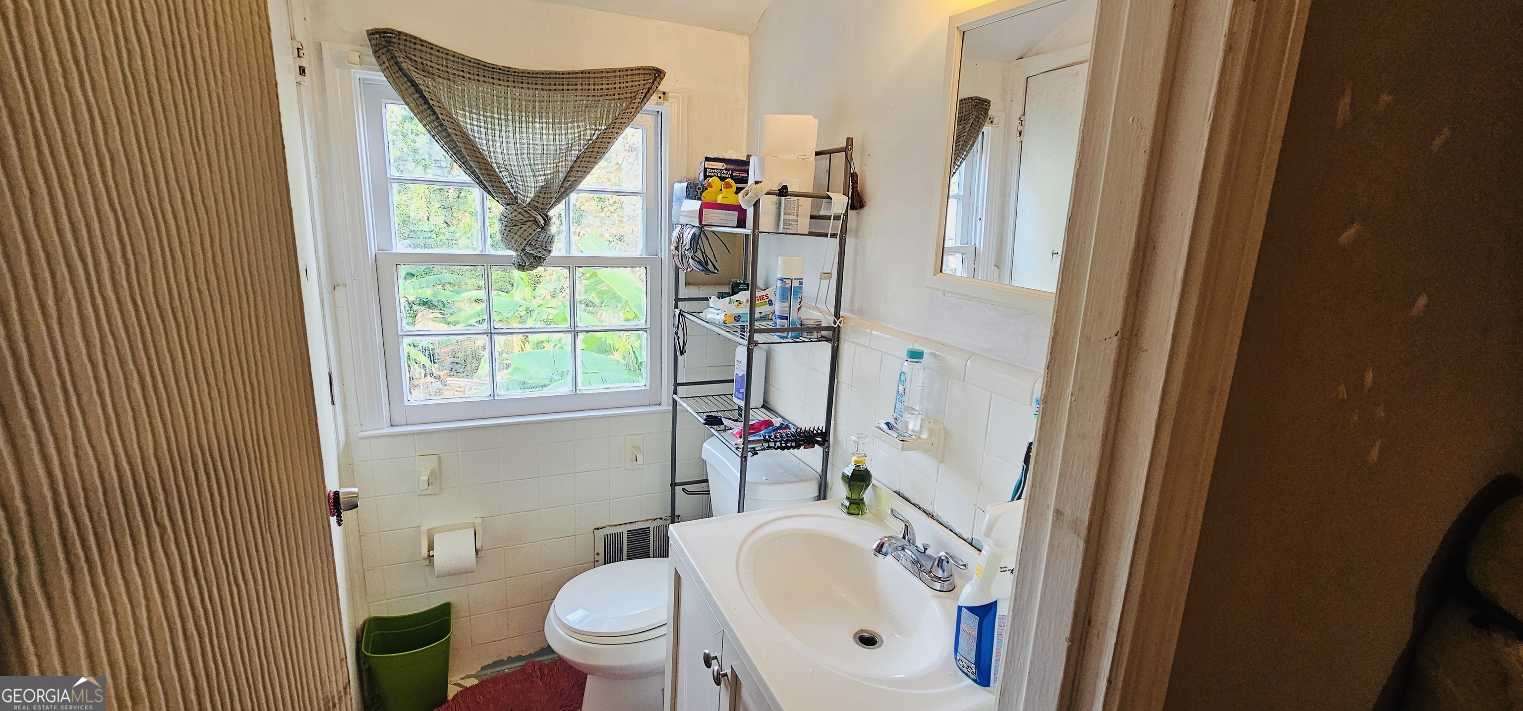 6051 Meadowbrook Drive Property Photo 8