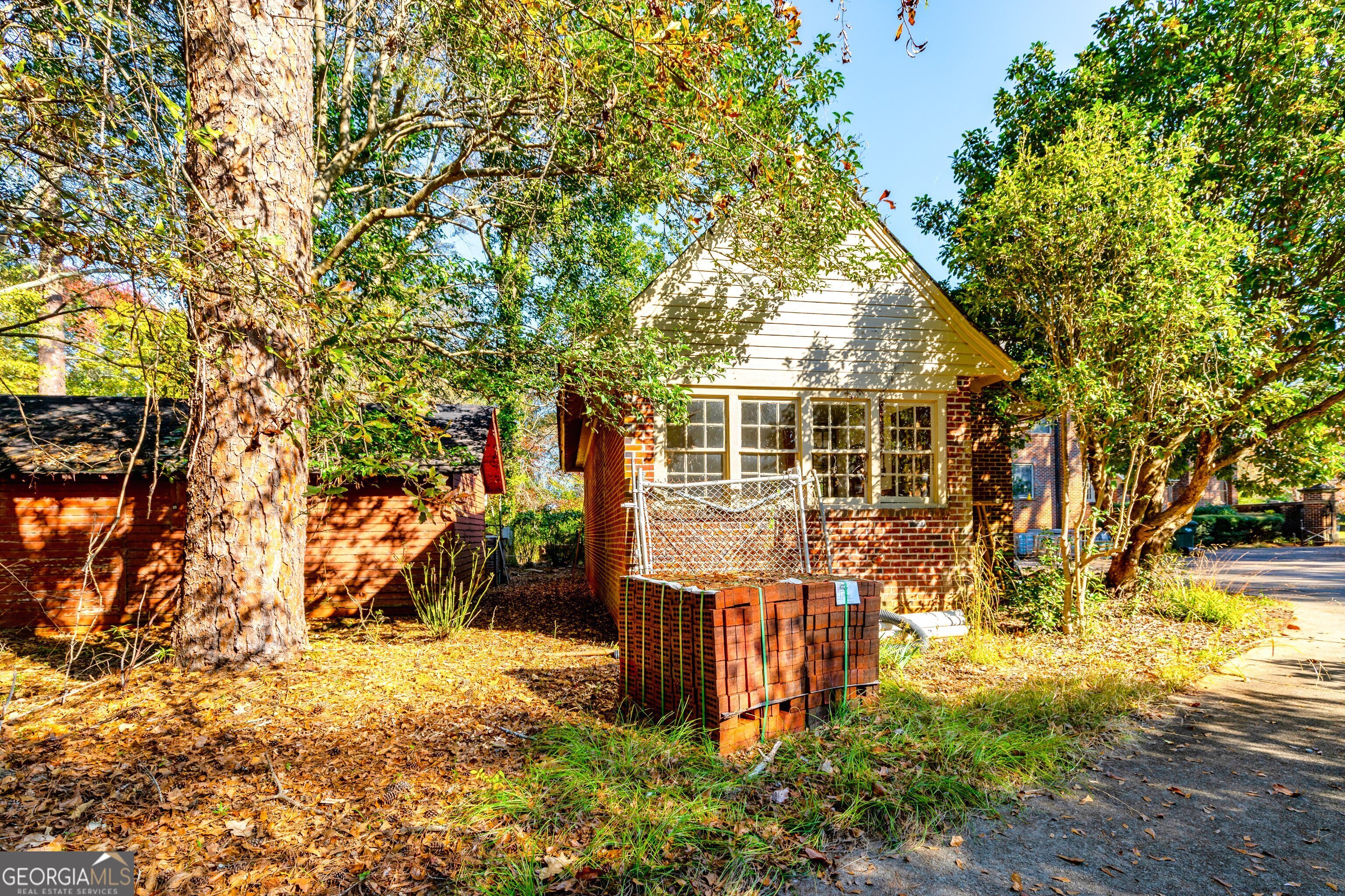 300 Poplar Drive Property Photo 16