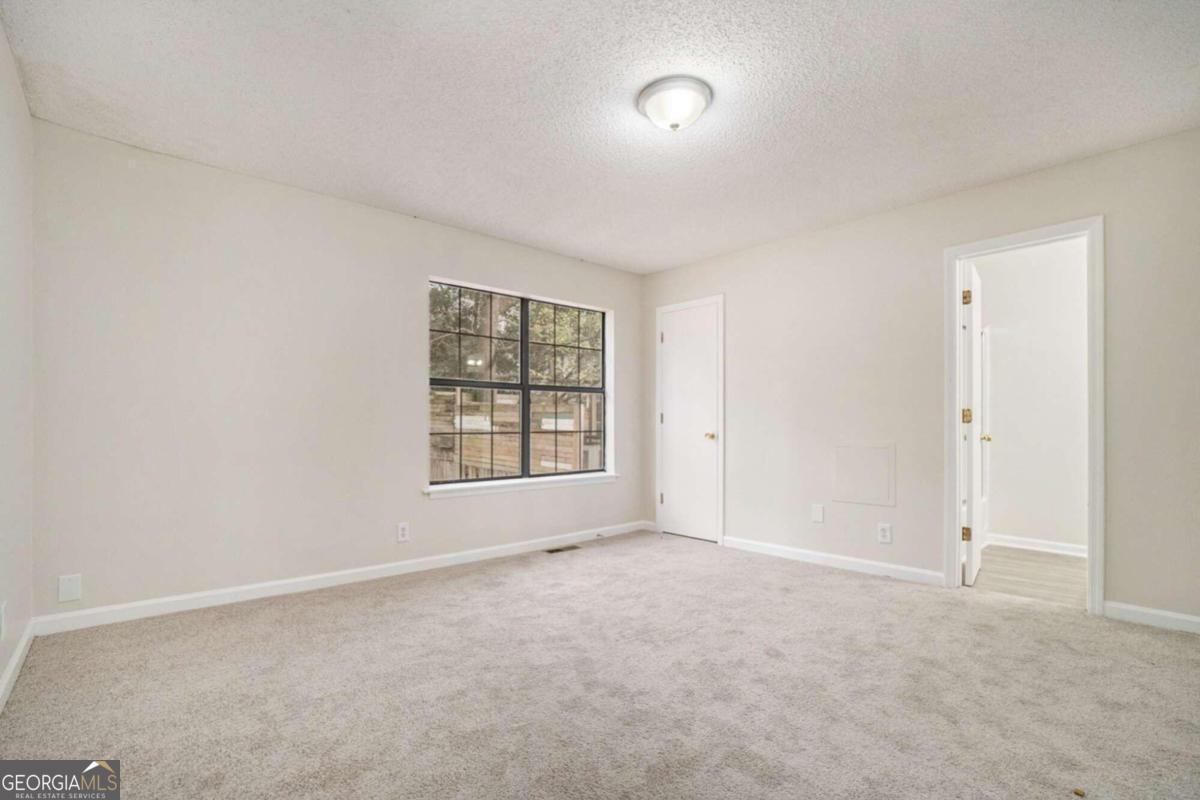 7004 Pat Mell Place Se Property Photo 5