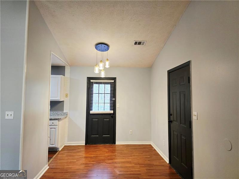 115 Bond Drive Property Photo 5