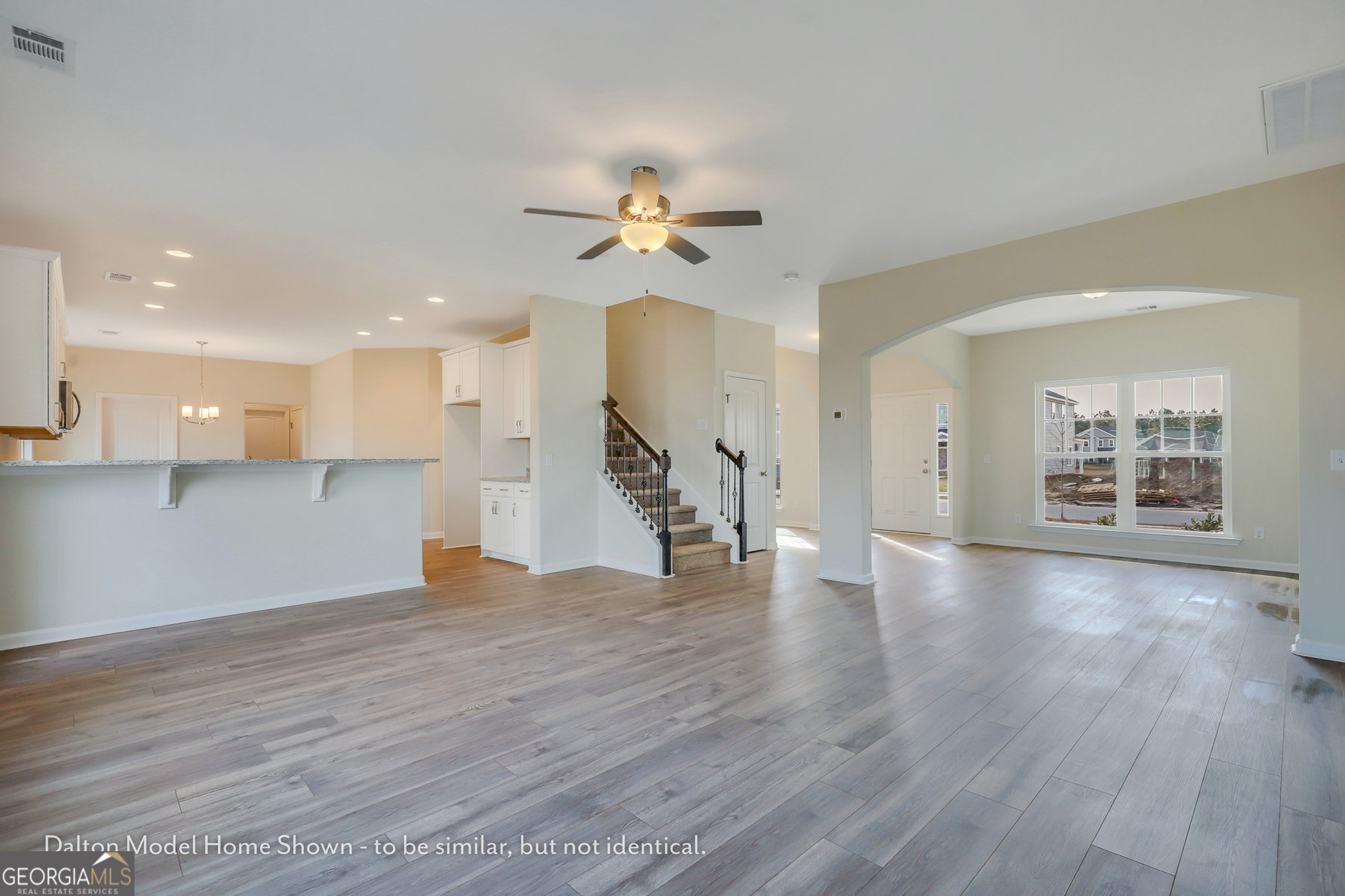 102 Pioneer Way Property Photo 4