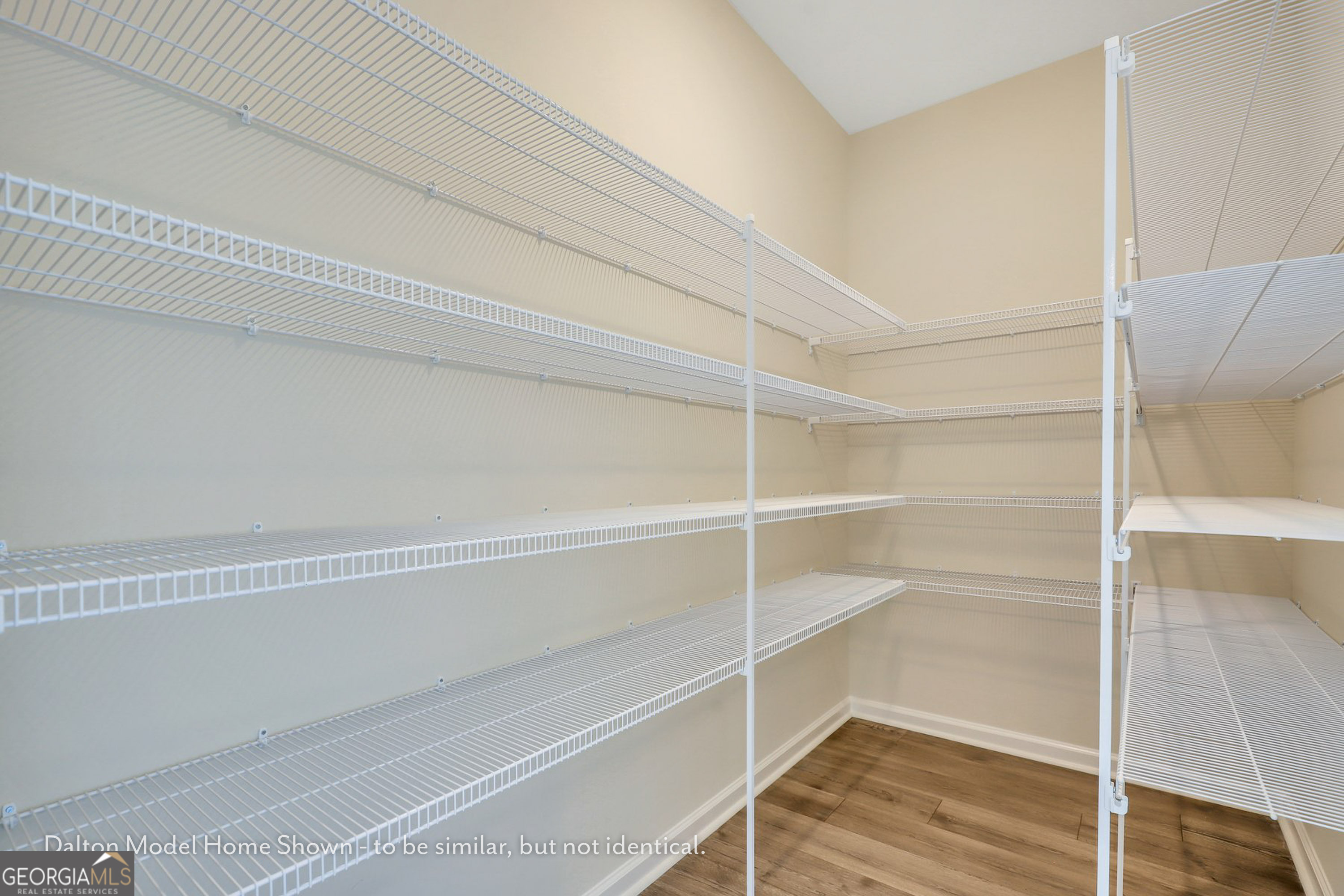 102 Pioneer Way Property Photo 6