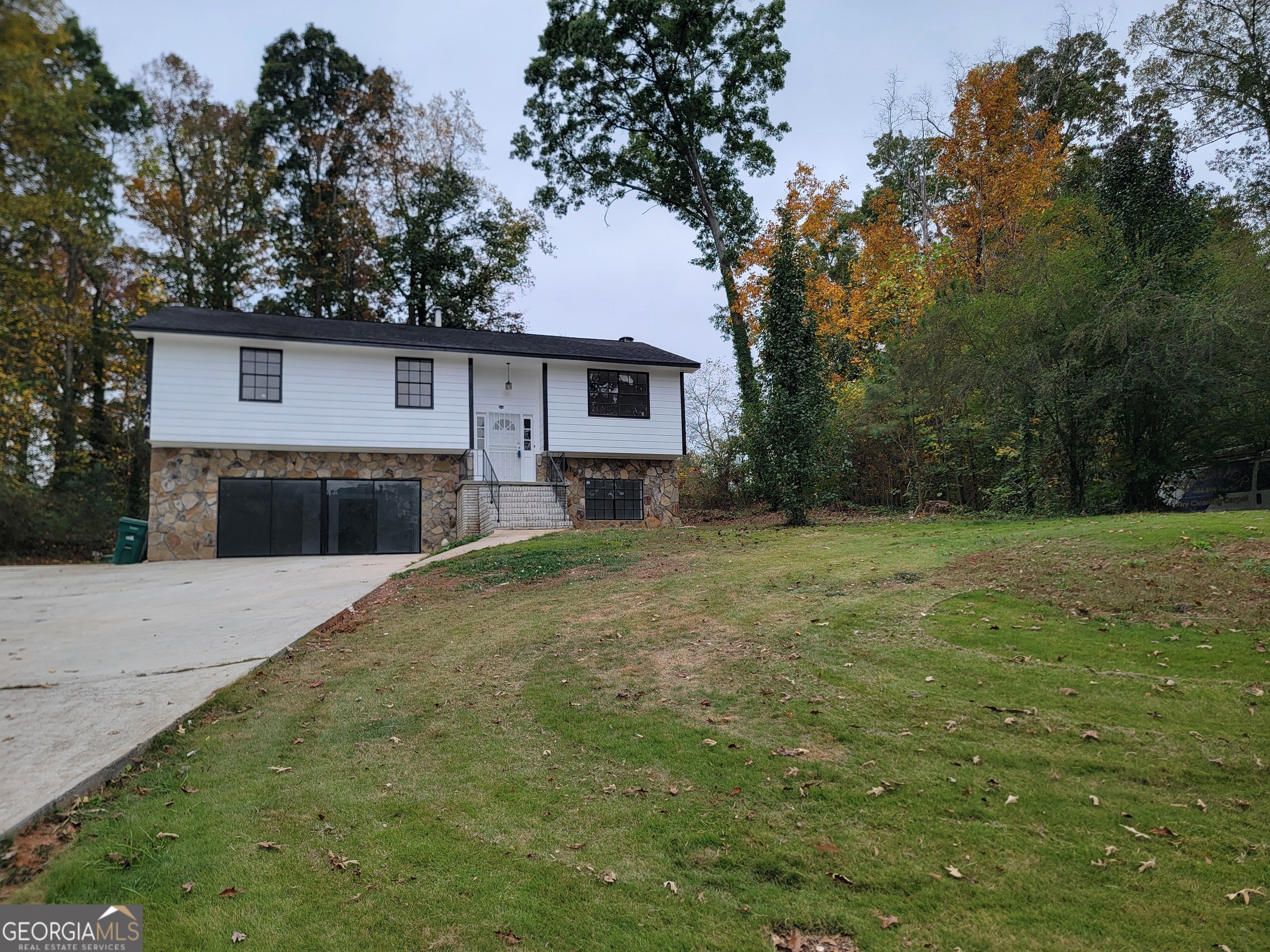7327 Stream Court Property Photo 1