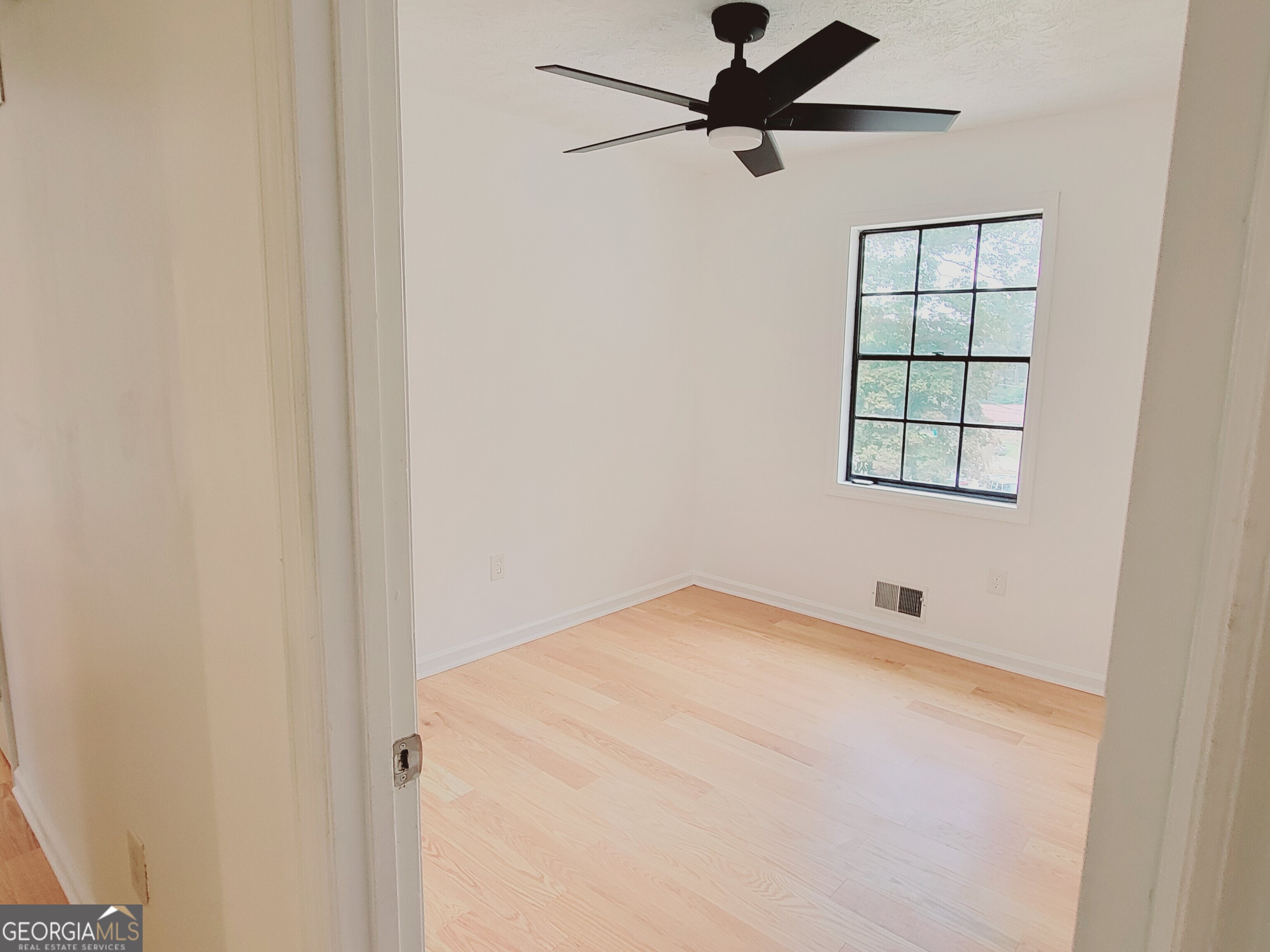 7327 Stream Court Property Photo 4