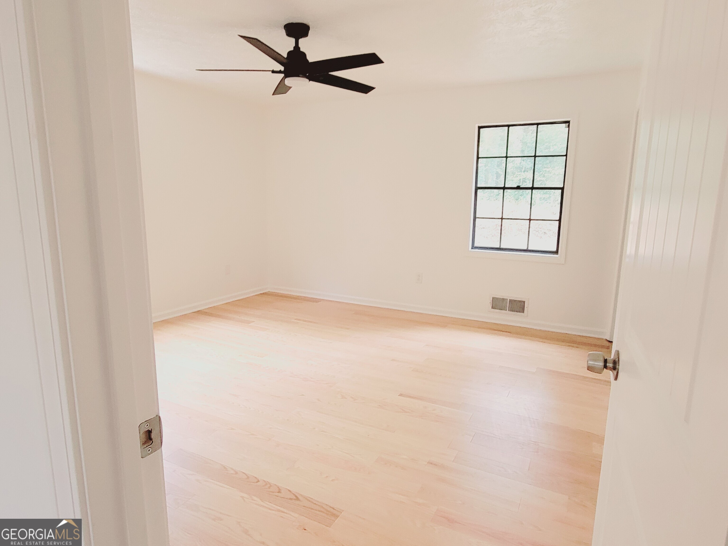 7327 Stream Court Property Photo 6