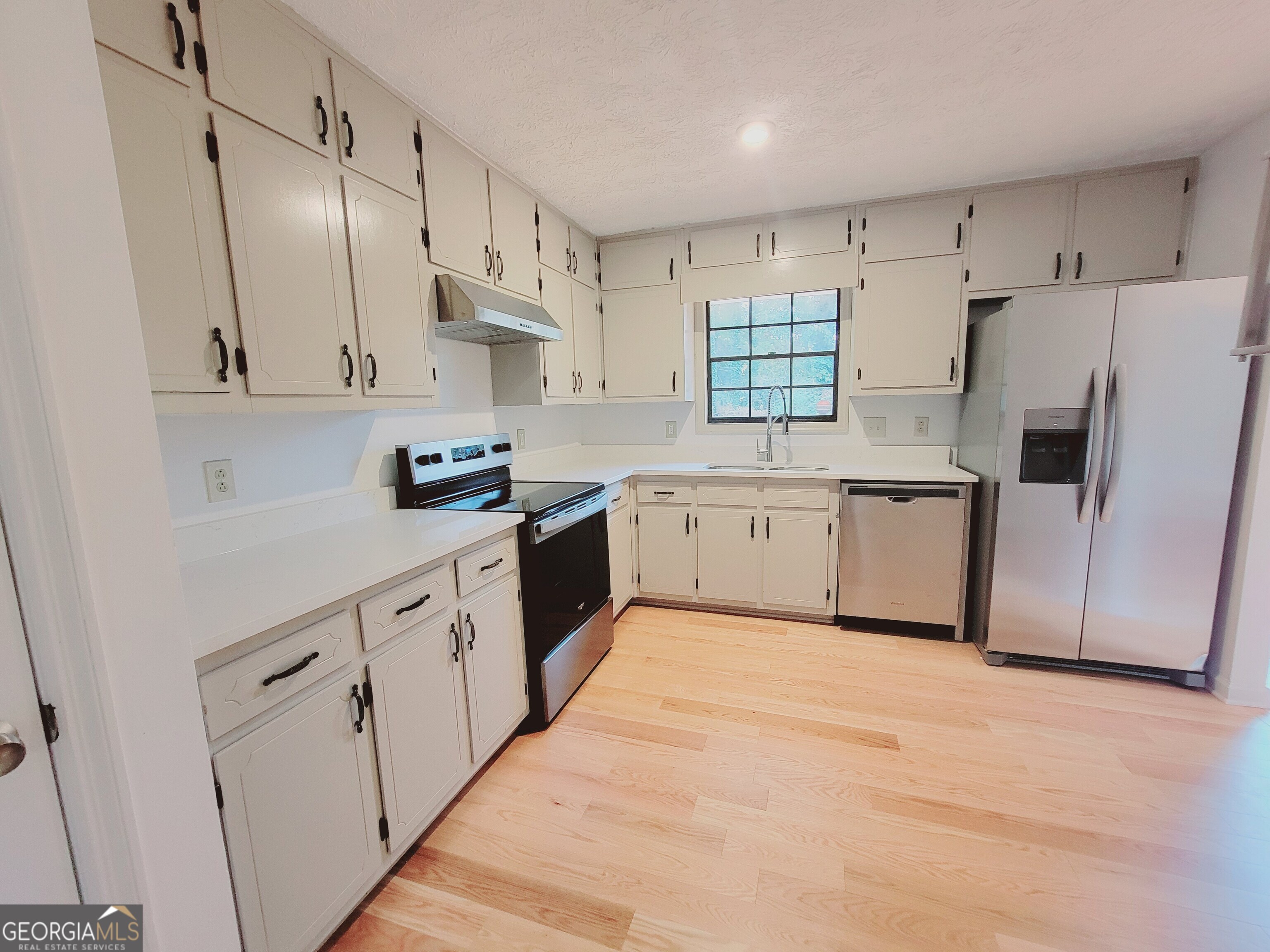 7327 Stream Court Property Photo 8