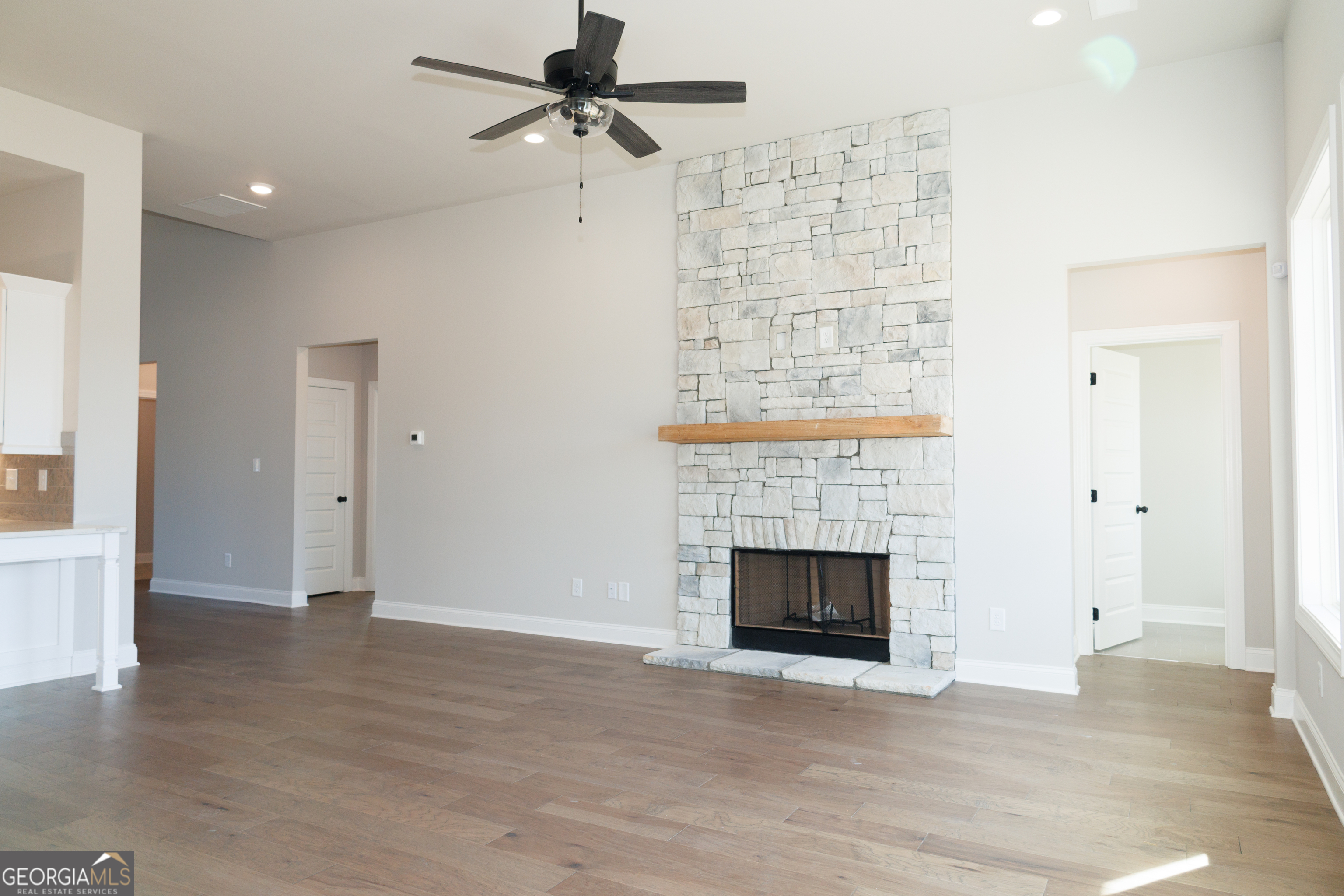 270 Grove Park # 15 Property Photo 18