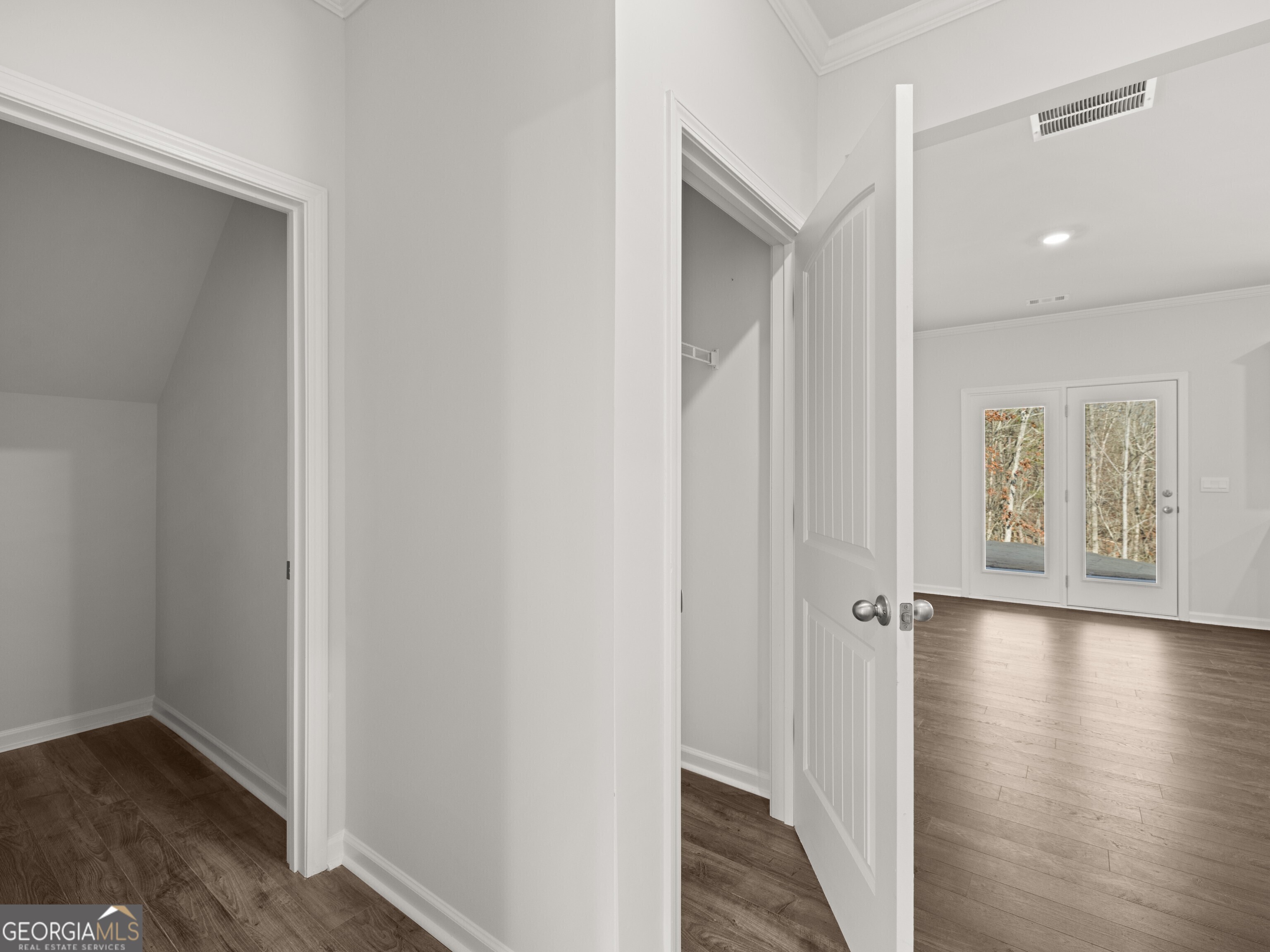 4028 Peregrine Way Property Photo 8