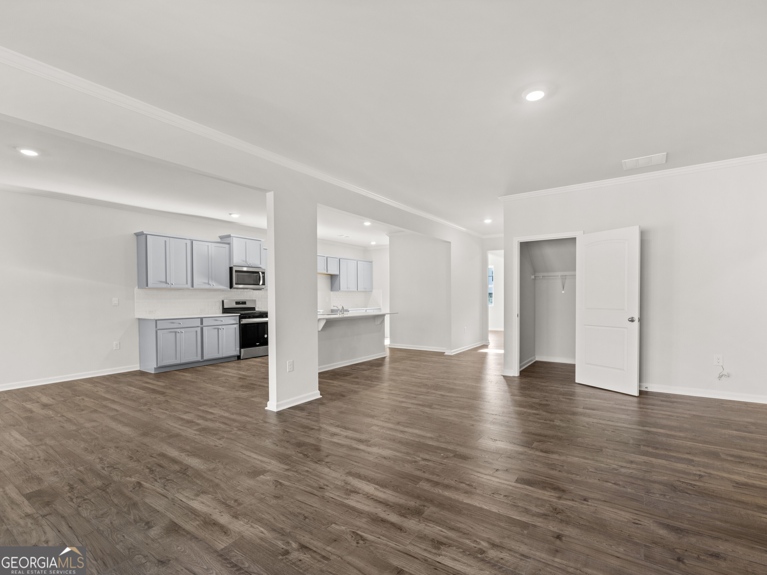4027 Peregrine Way Property Photo 13