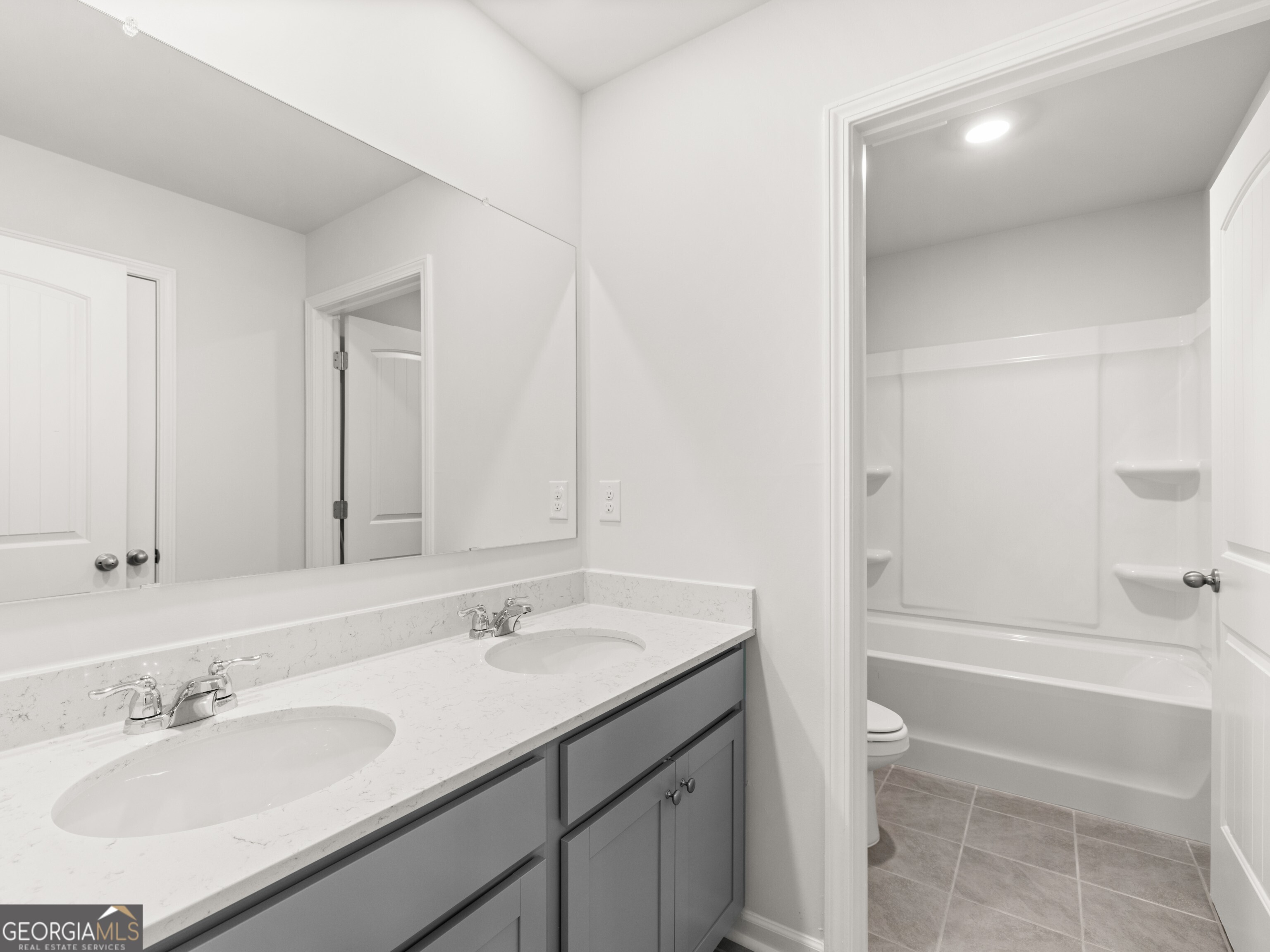 4027 Peregrine Way Property Photo 27