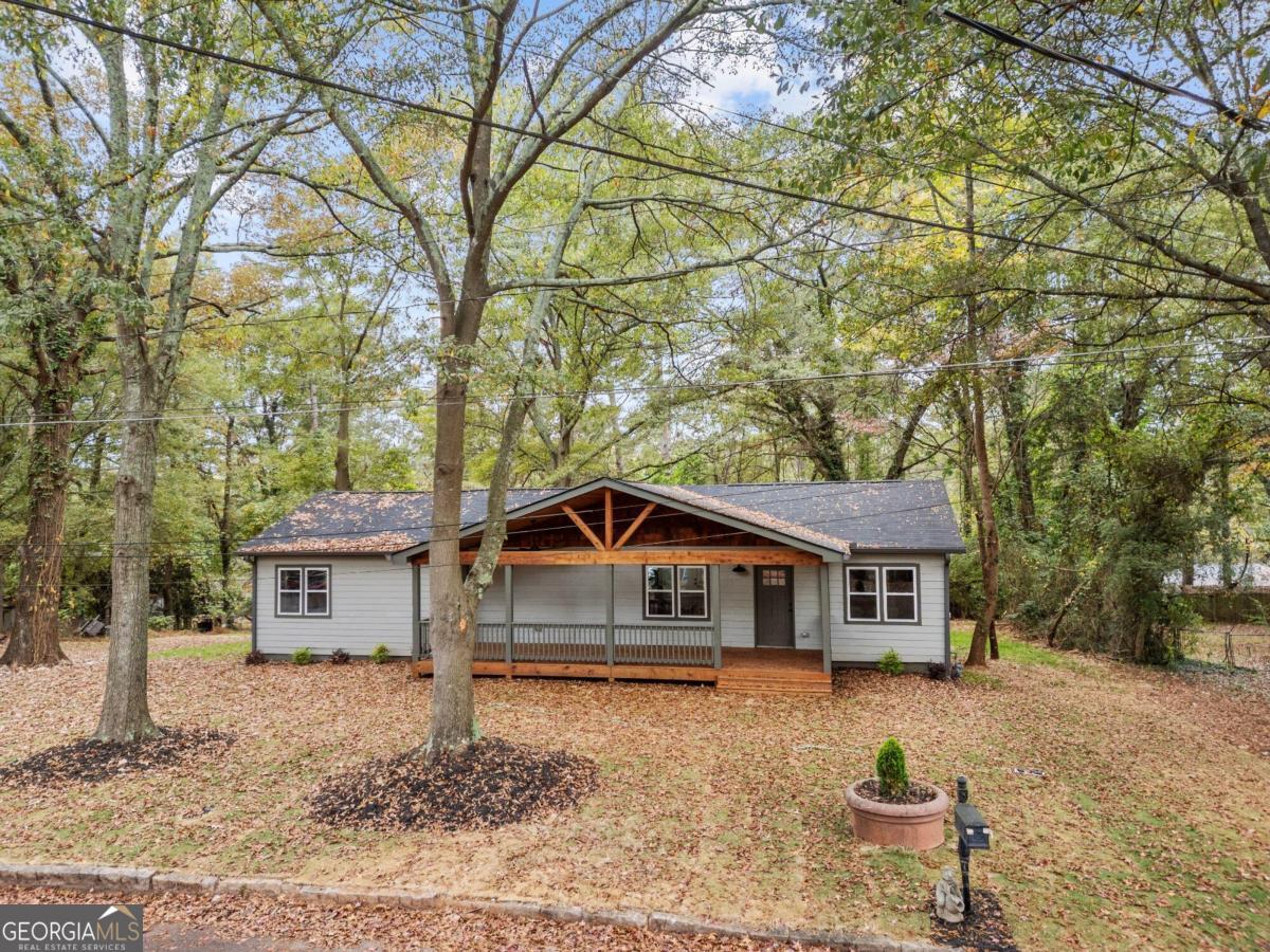 2205 Stockbridge Drive Se Property Photo 2