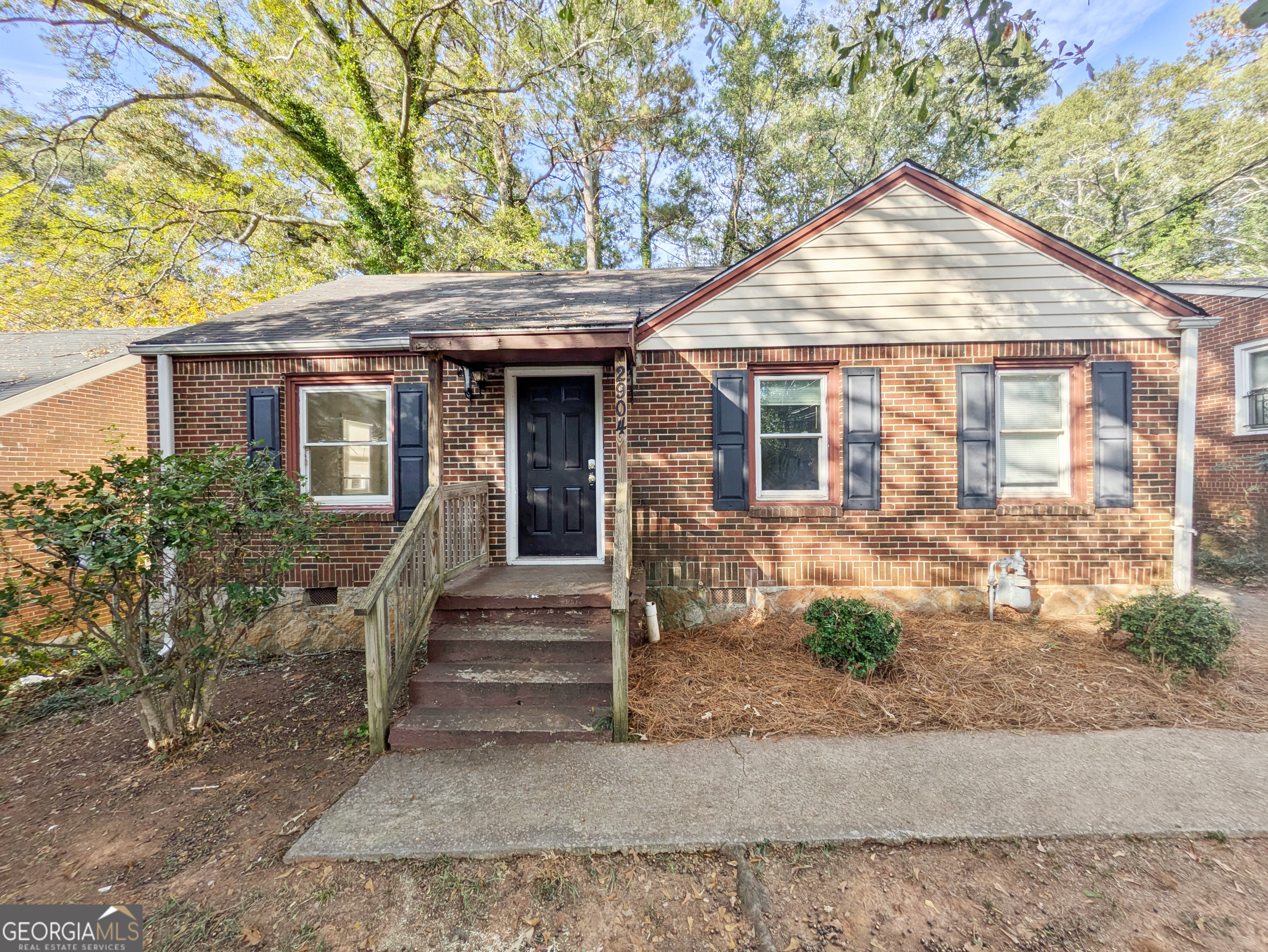2904 Glenwood Avenue Se Property Photo 1