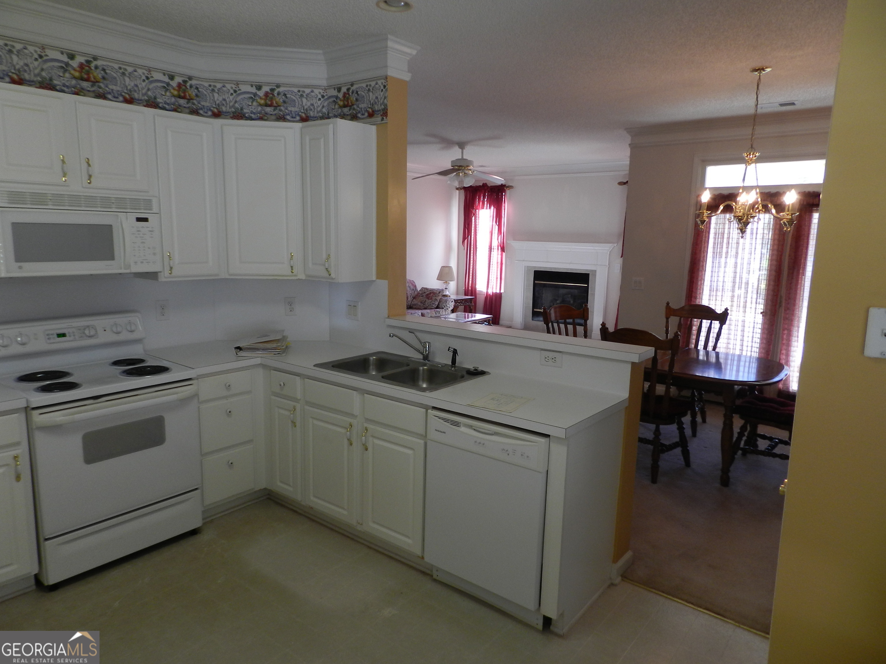 440 Falling Leaf Court Property Photo 13