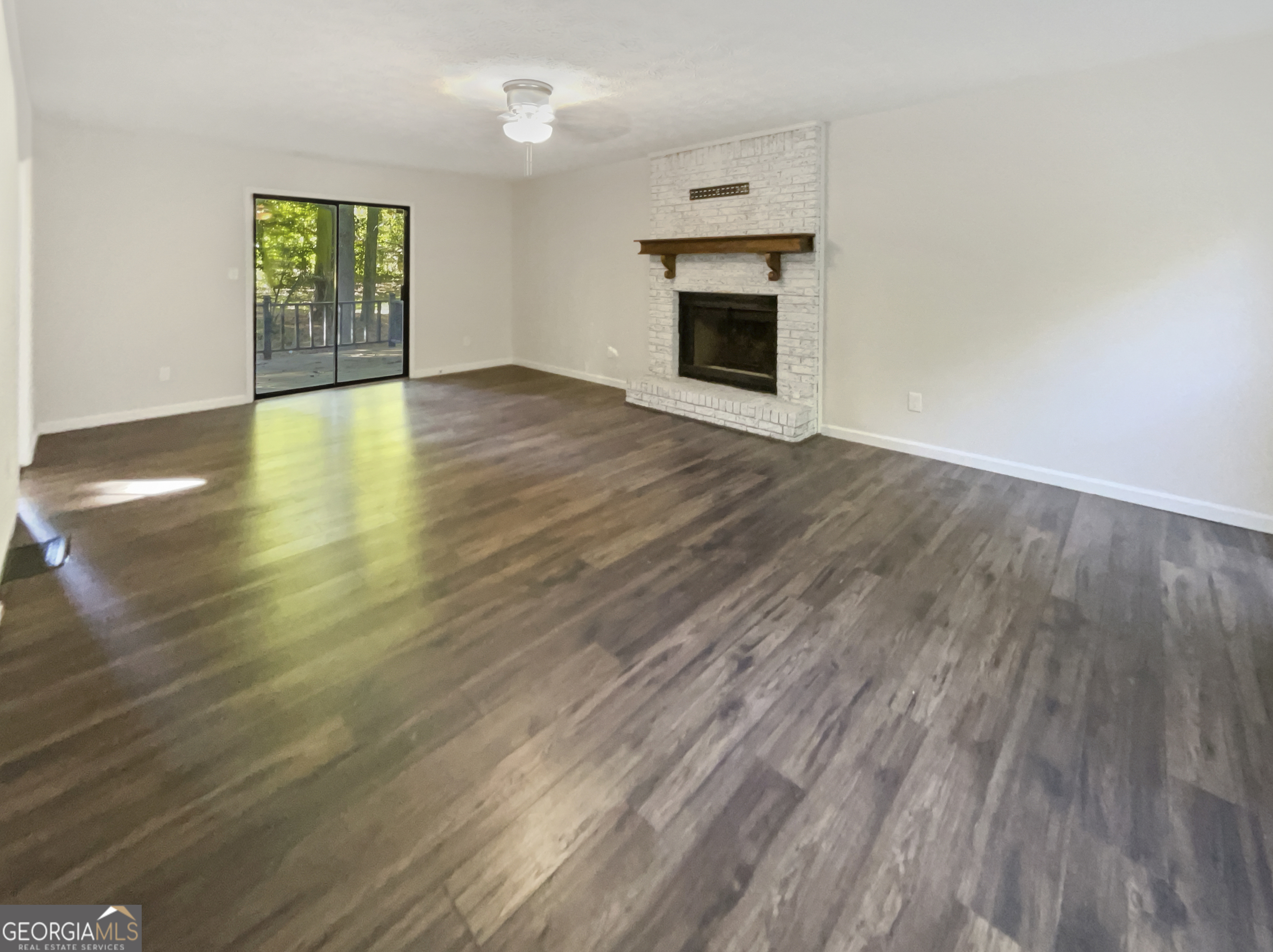 8683 Twin Oaks Drive Property Photo 4
