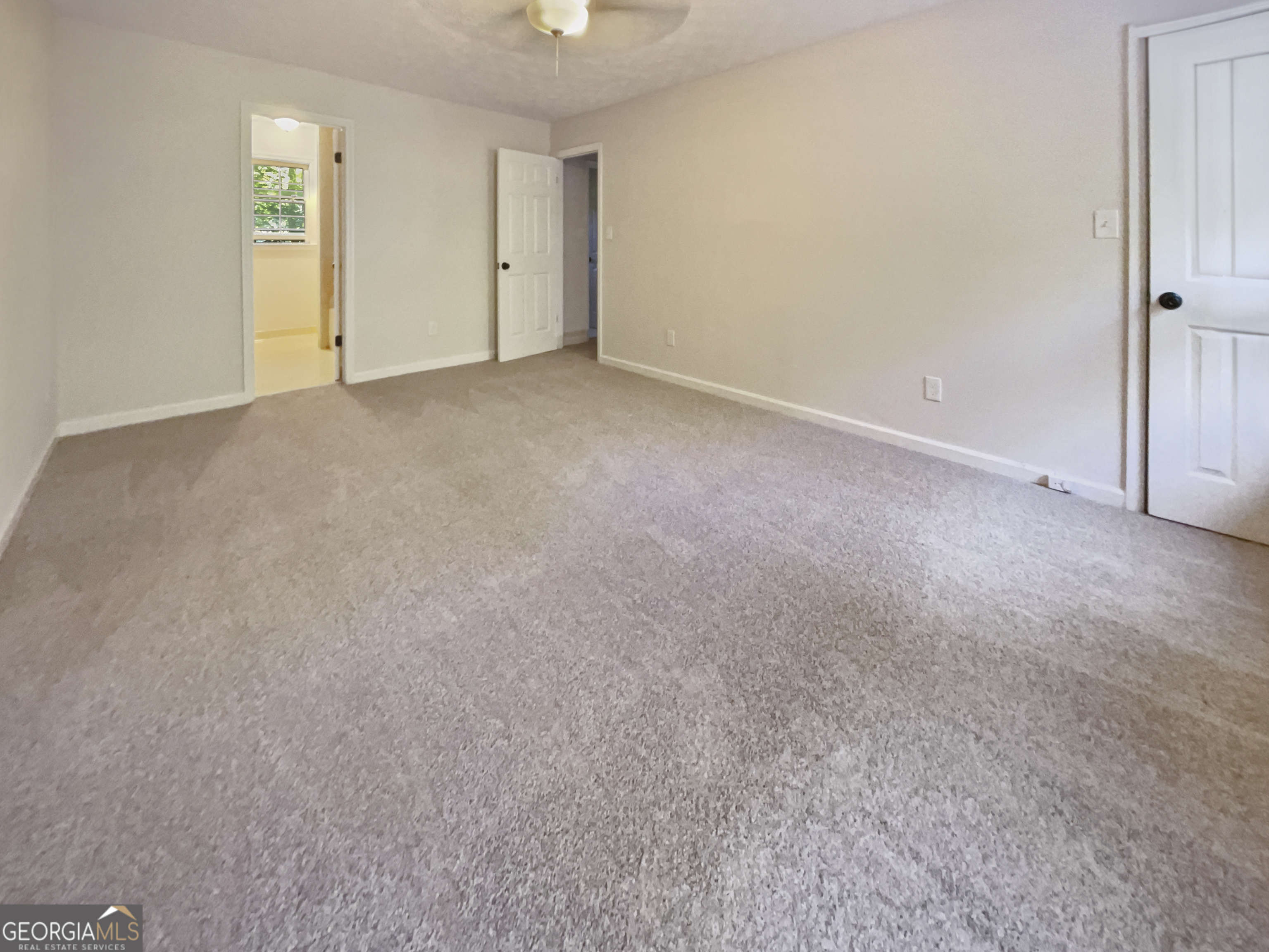 8683 Twin Oaks Drive Property Photo 6