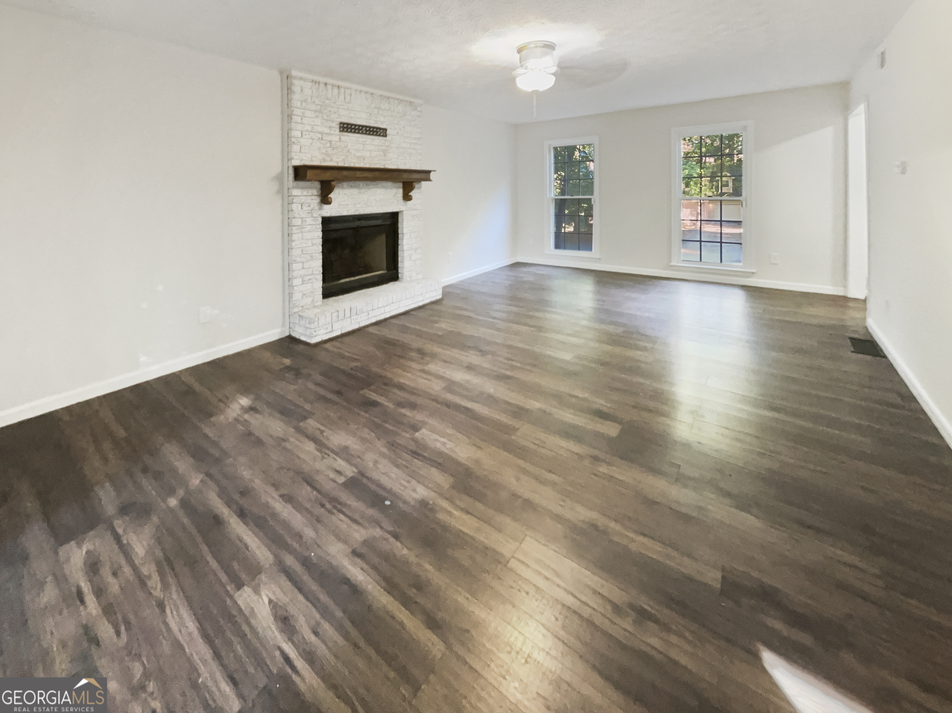 8683 Twin Oaks Drive Property Photo 9