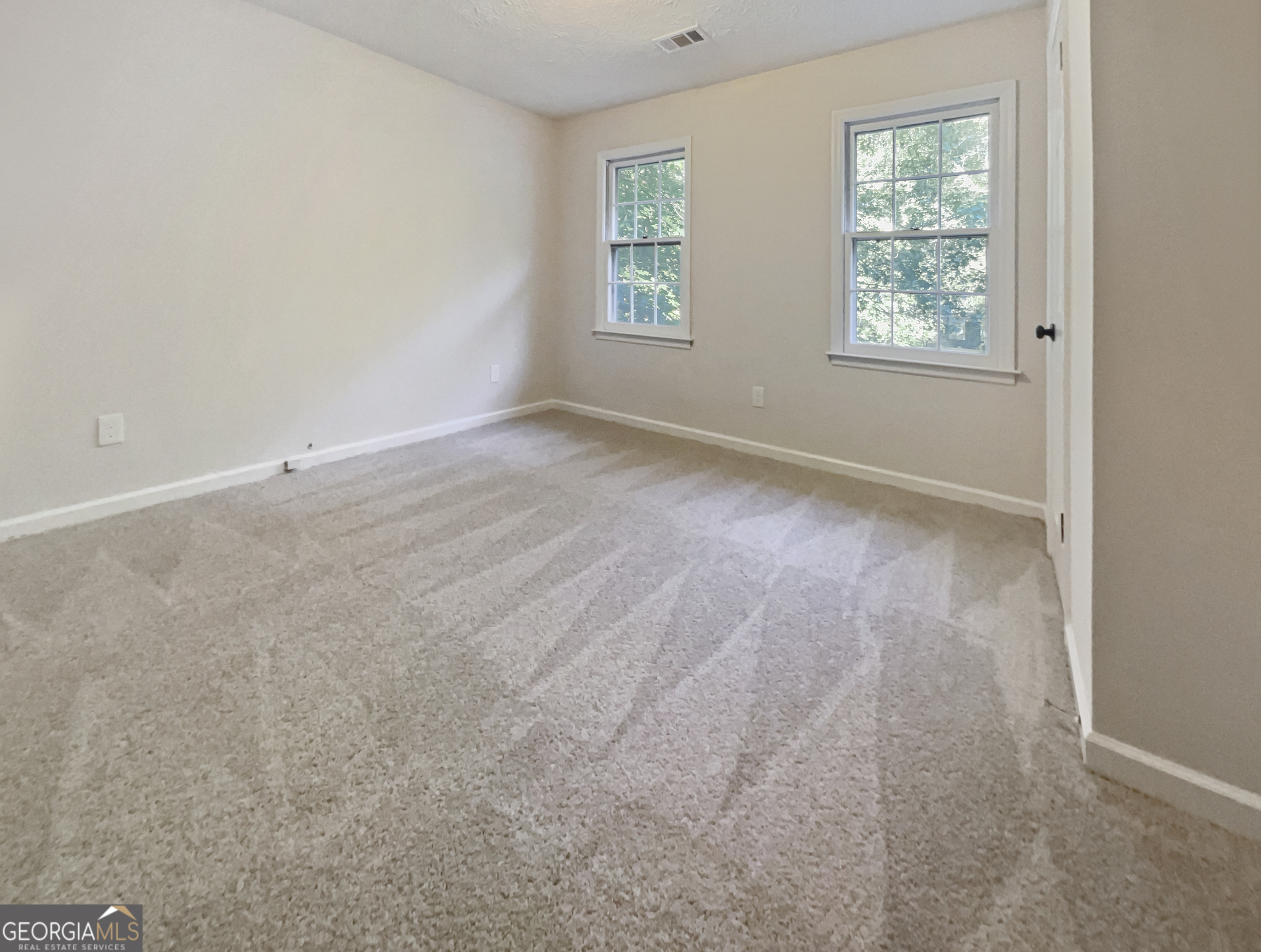 8683 Twin Oaks Drive Property Photo 11