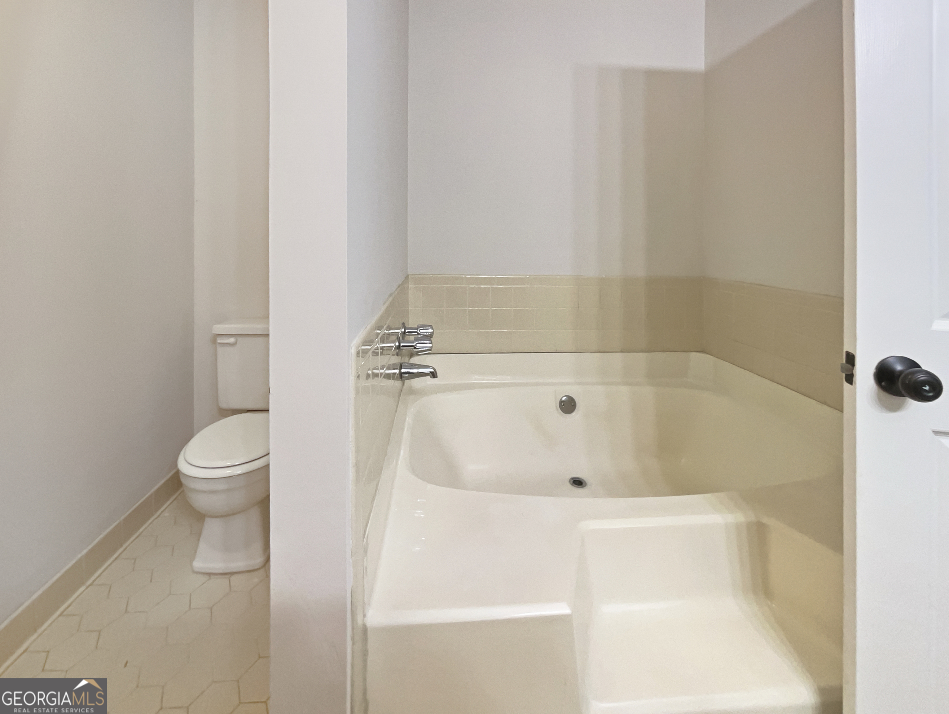 8683 Twin Oaks Drive Property Photo 18