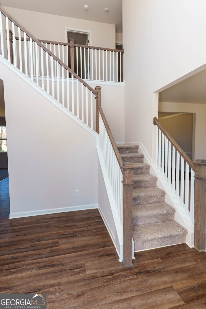 73 Hampton Ridge Way Property Photo 3