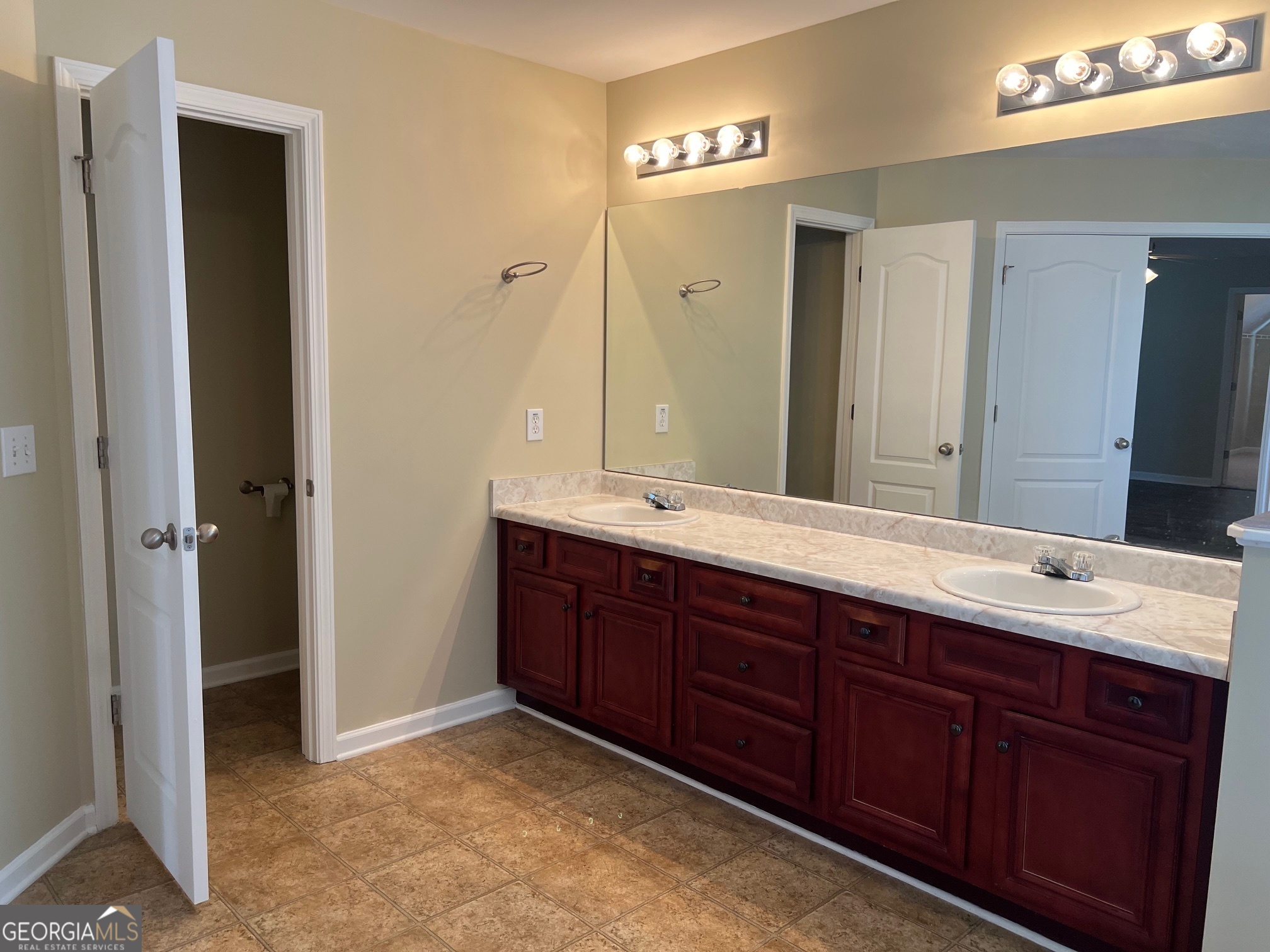 901 Broderick Circle Property Photo 19