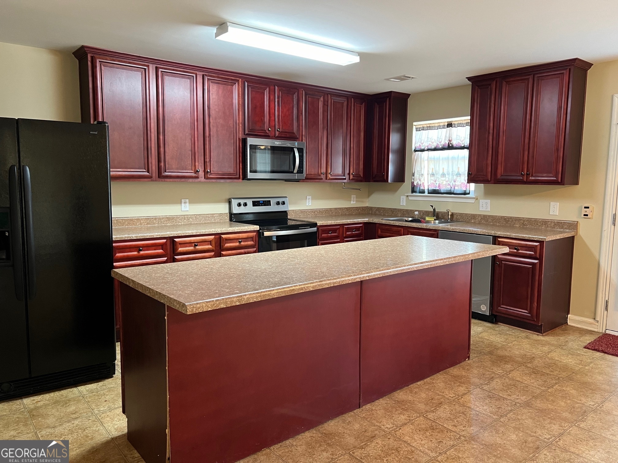 901 Broderick Circle Property Photo 23