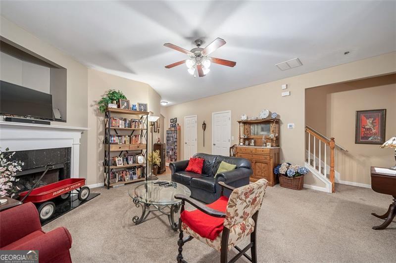 2085 Hasel Street Property Photo 5