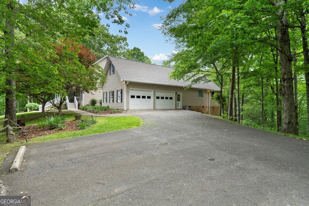 344 Cascade Lane Property Photo 5