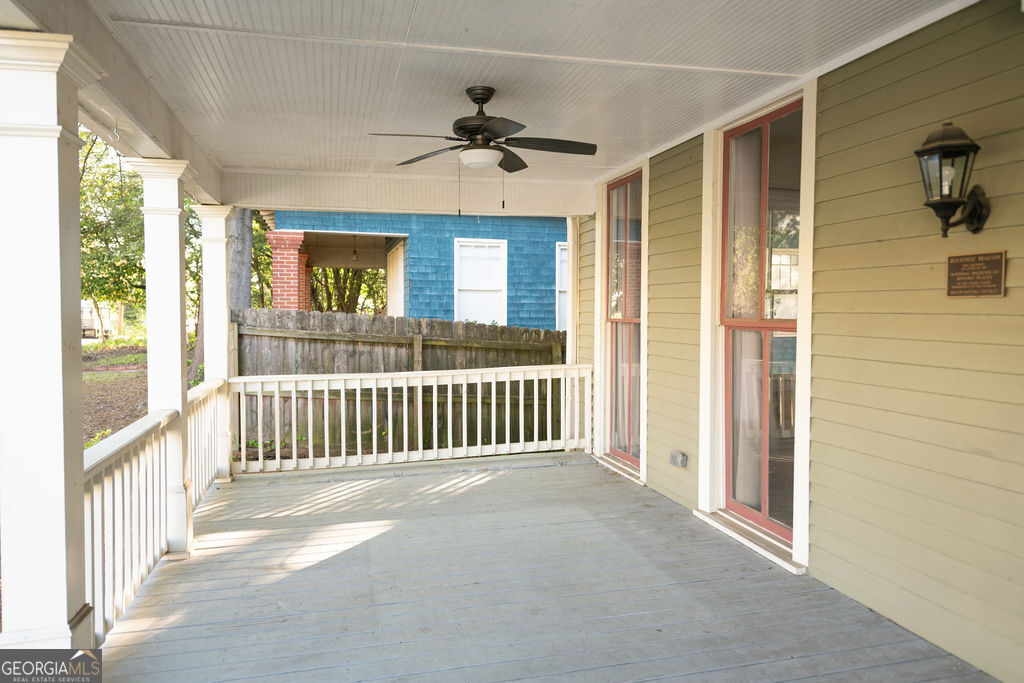 942 Highland Terrace Property Photo 2