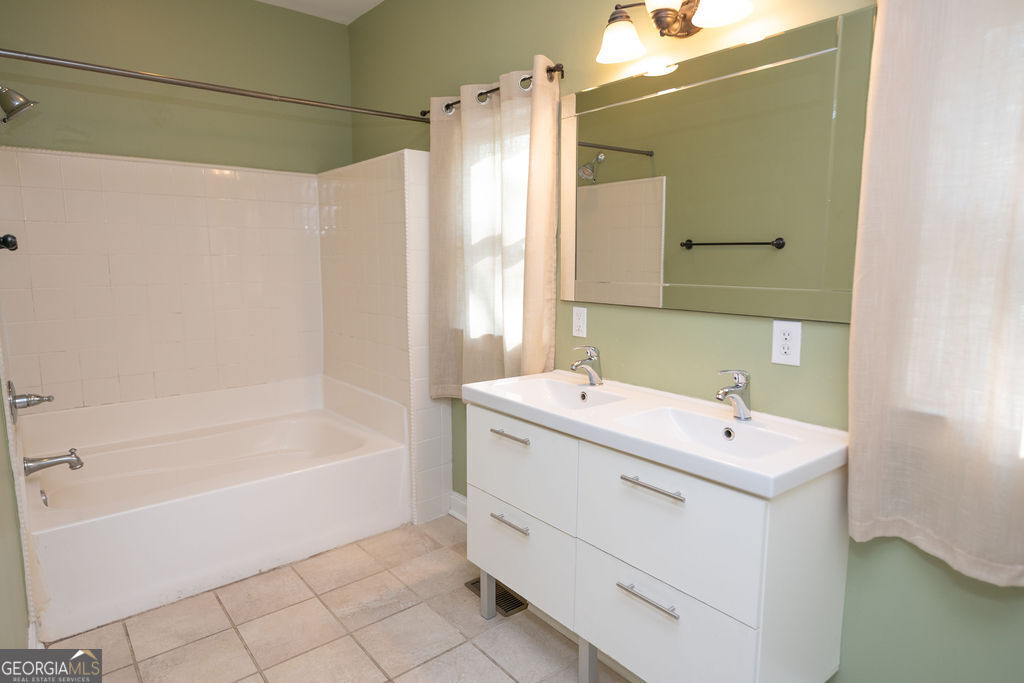 942 Highland Terrace Property Photo 29