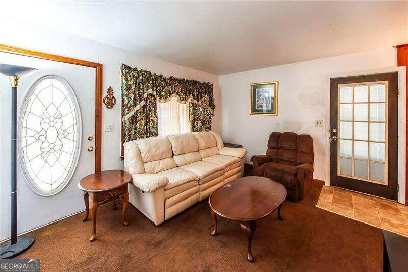 6055 Blackhawk Trail Se Property Photo 2