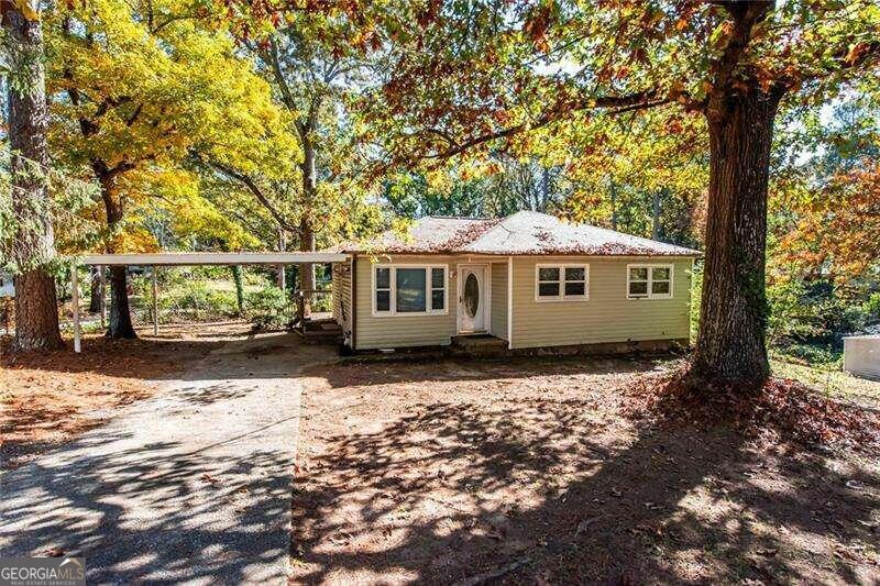 6055 Blackhawk Trail Se Property Photo 3