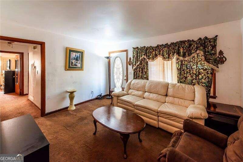 6055 Blackhawk Trail Se Property Photo 4