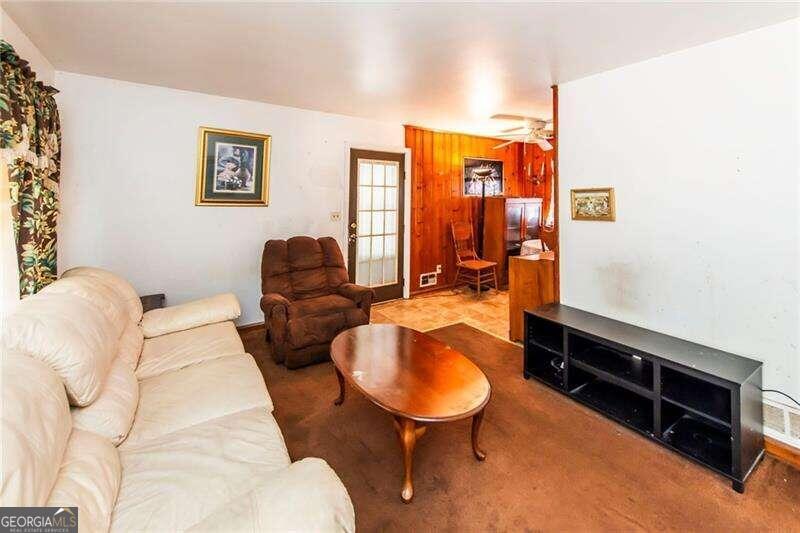 6055 Blackhawk Trail Se Property Photo 5