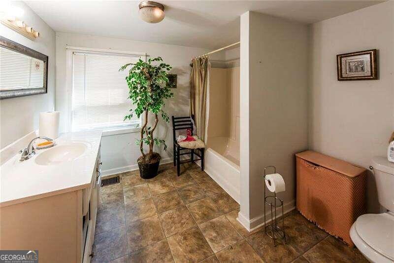 6055 Blackhawk Trail Se Property Photo 13