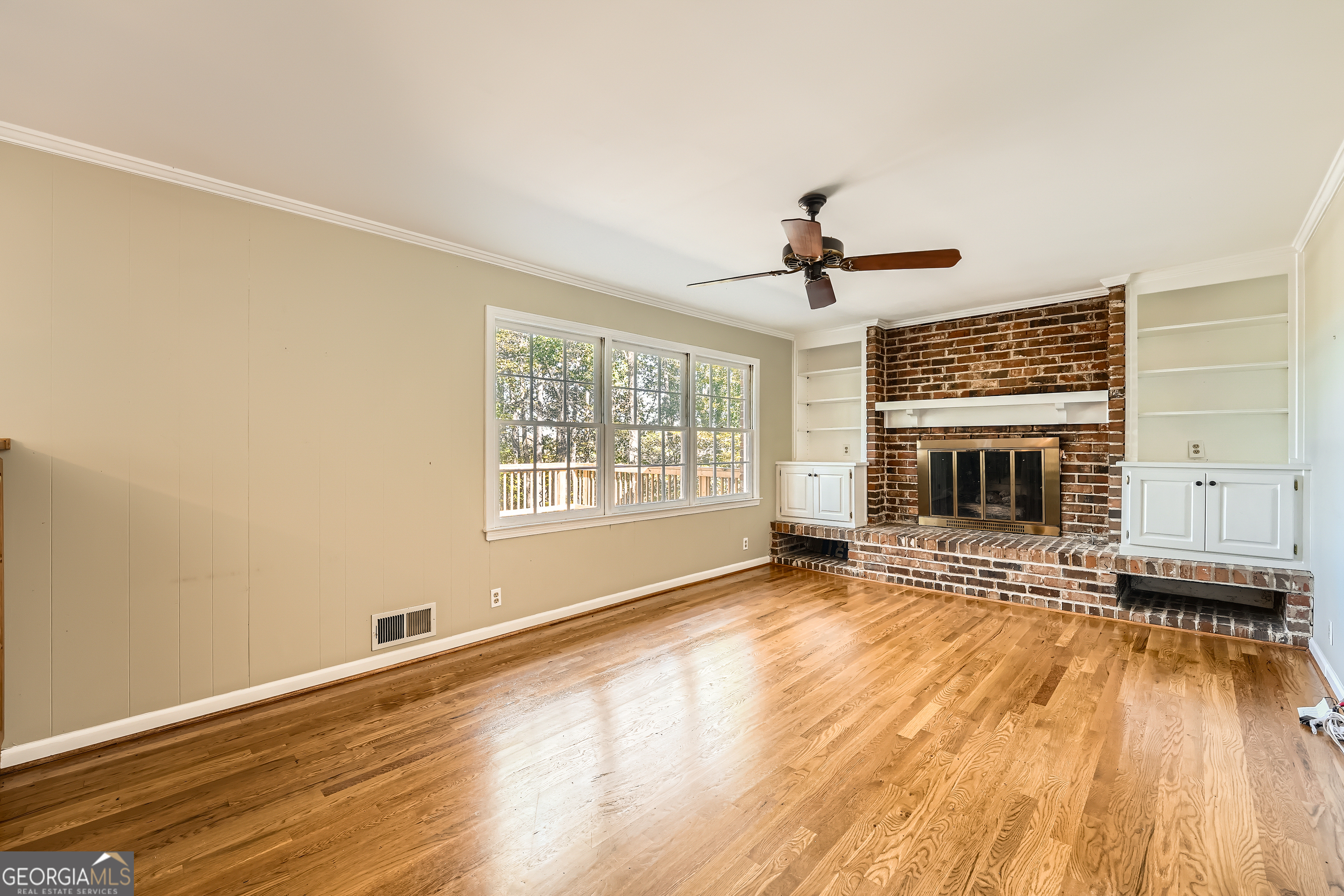 2958 Applewood Court Ne Property Photo 8