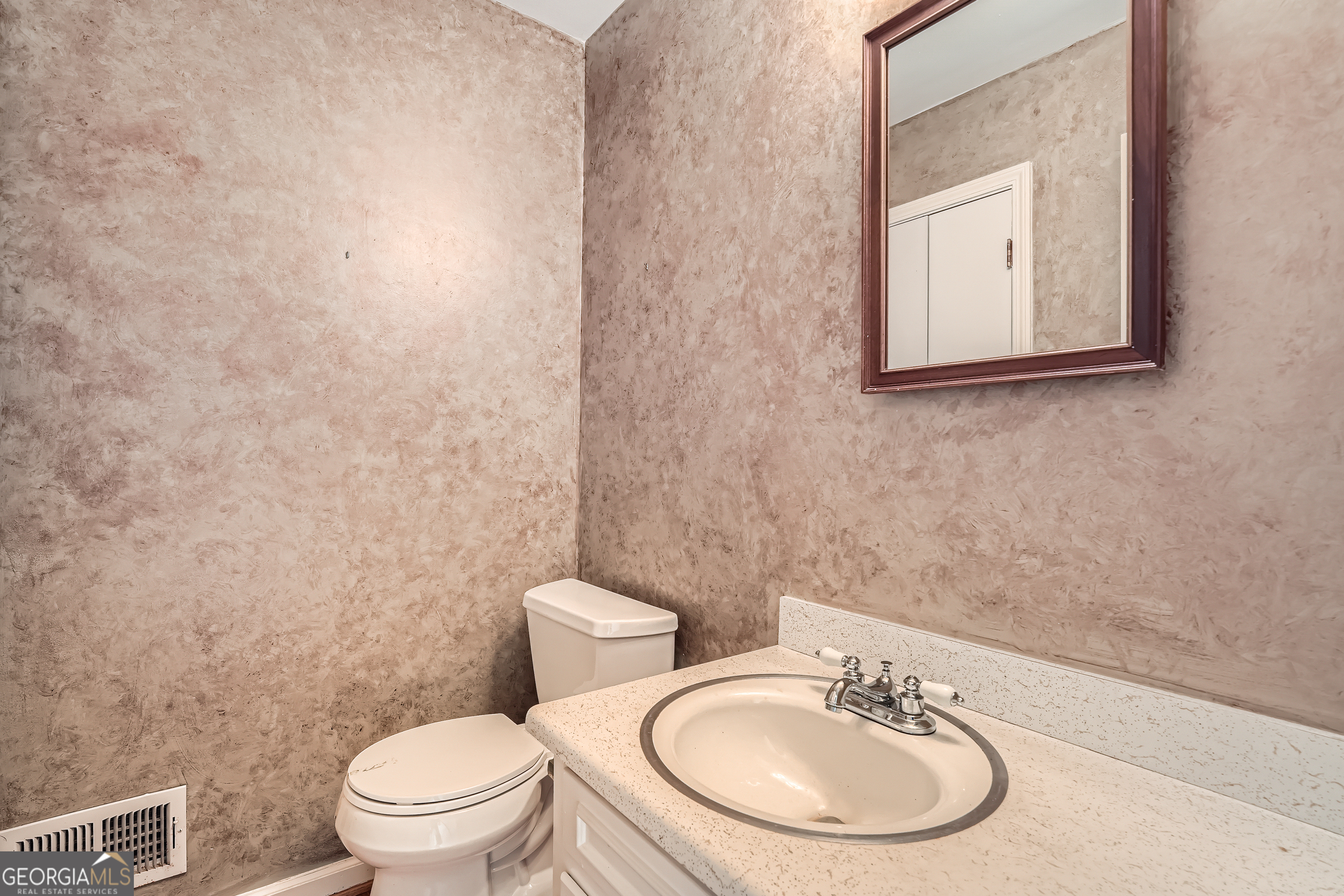 2958 Applewood Court Ne Property Photo 10