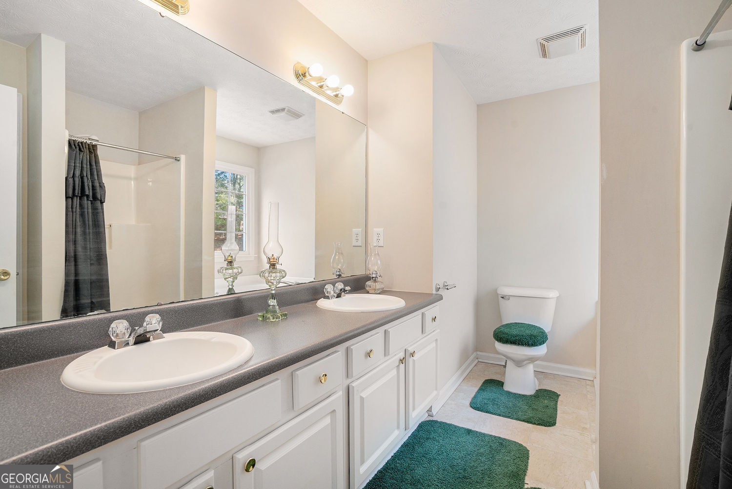 100 Gales Way E Property Photo 6