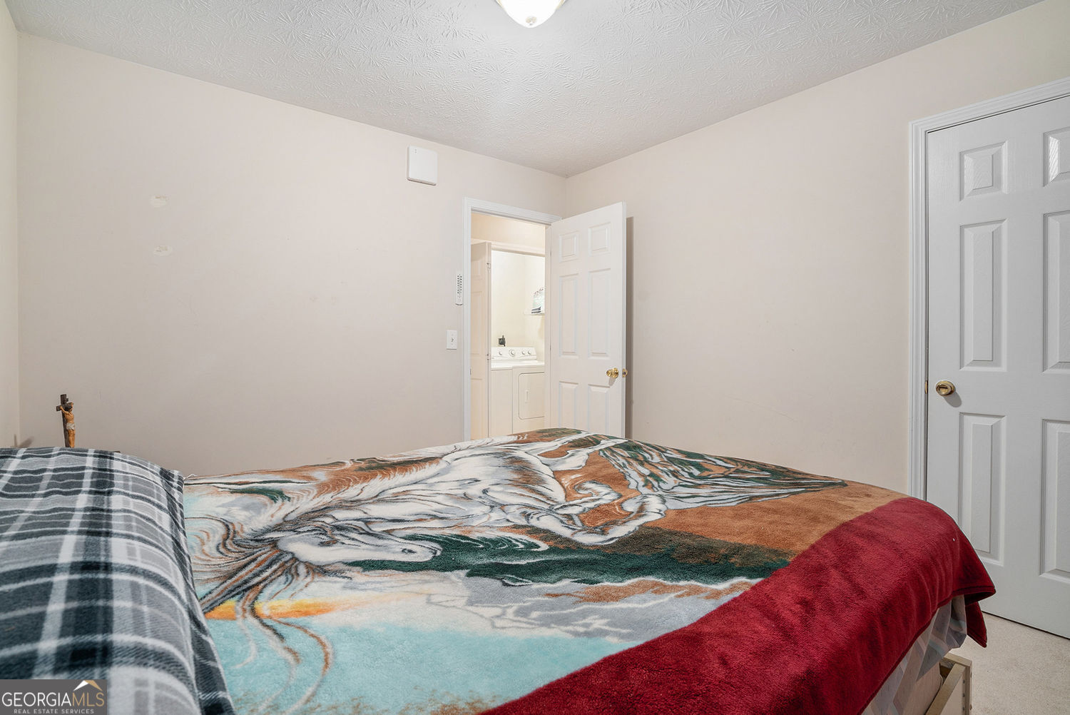 100 Gales Way E Property Photo 8