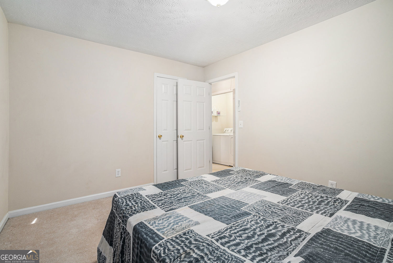 100 Gales Way E Property Photo 9
