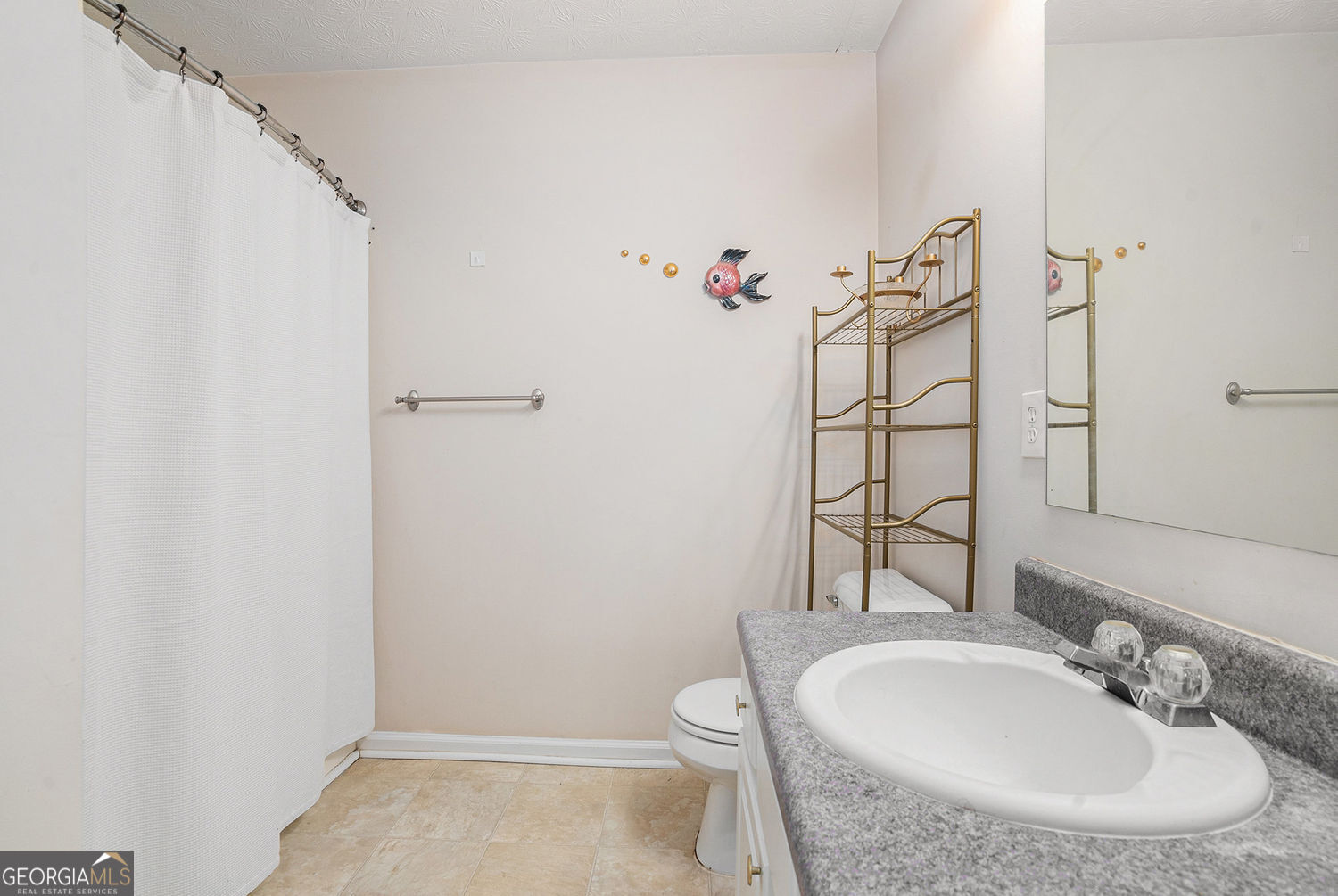 100 Gales Way E Property Photo 10