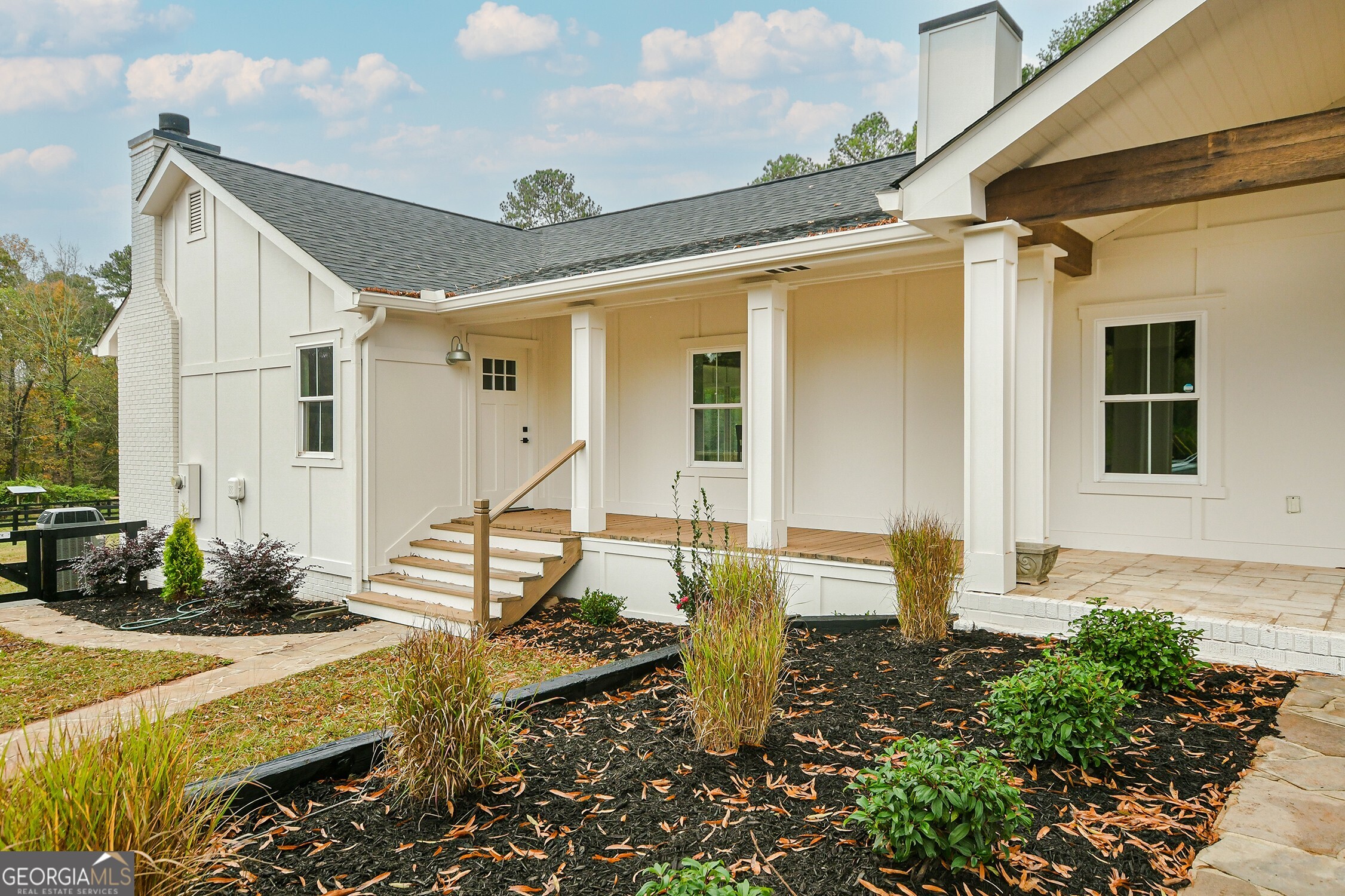 15585 Thompson Road Property Photo 3