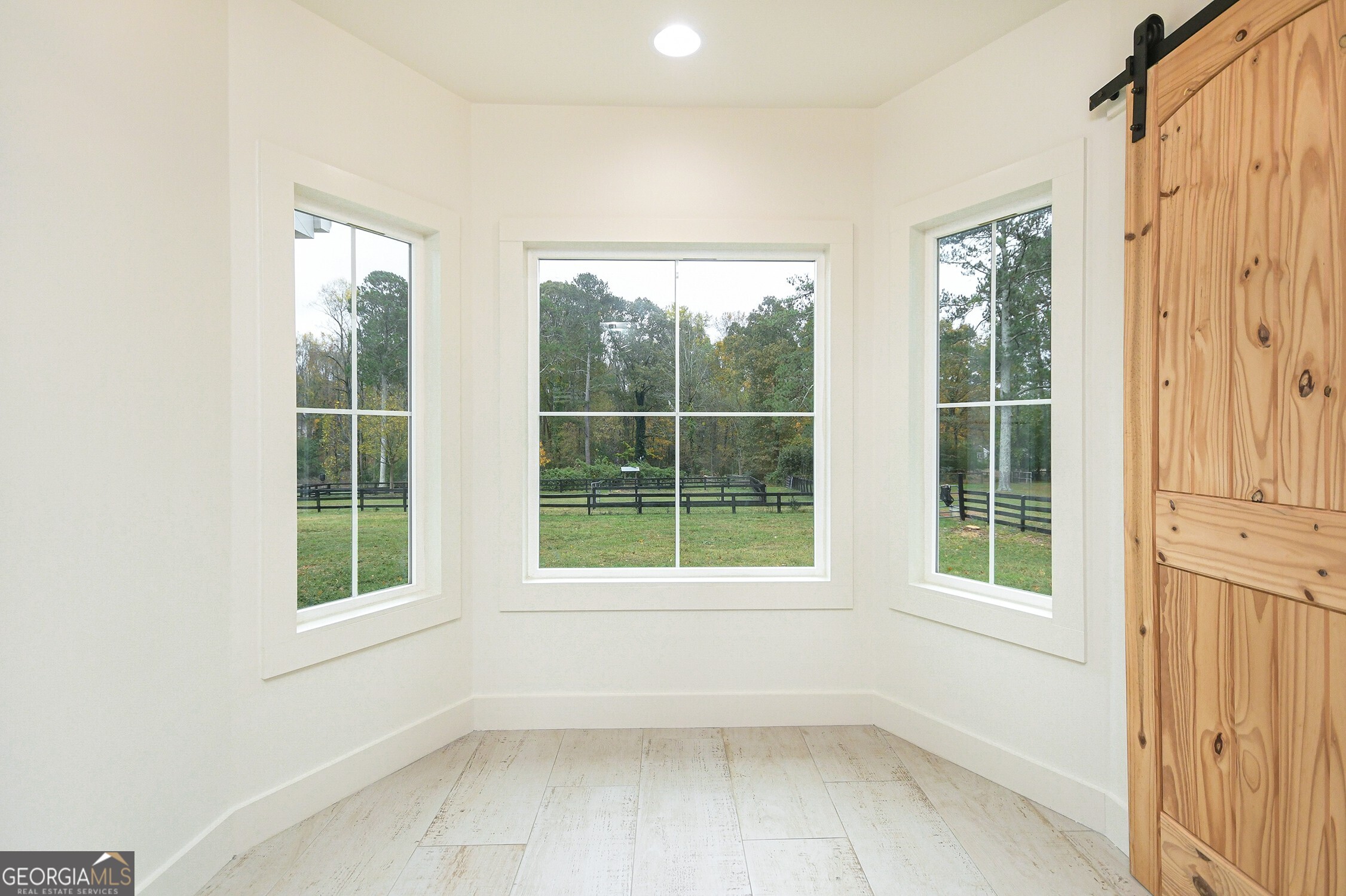 15585 Thompson Road Property Photo 30