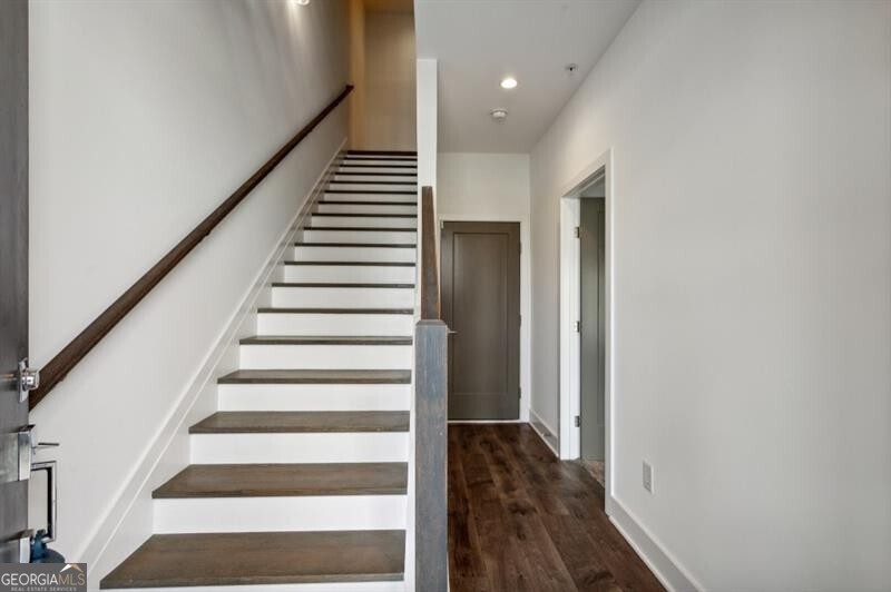 1225 Chelsea Circle Nw Property Photo 4