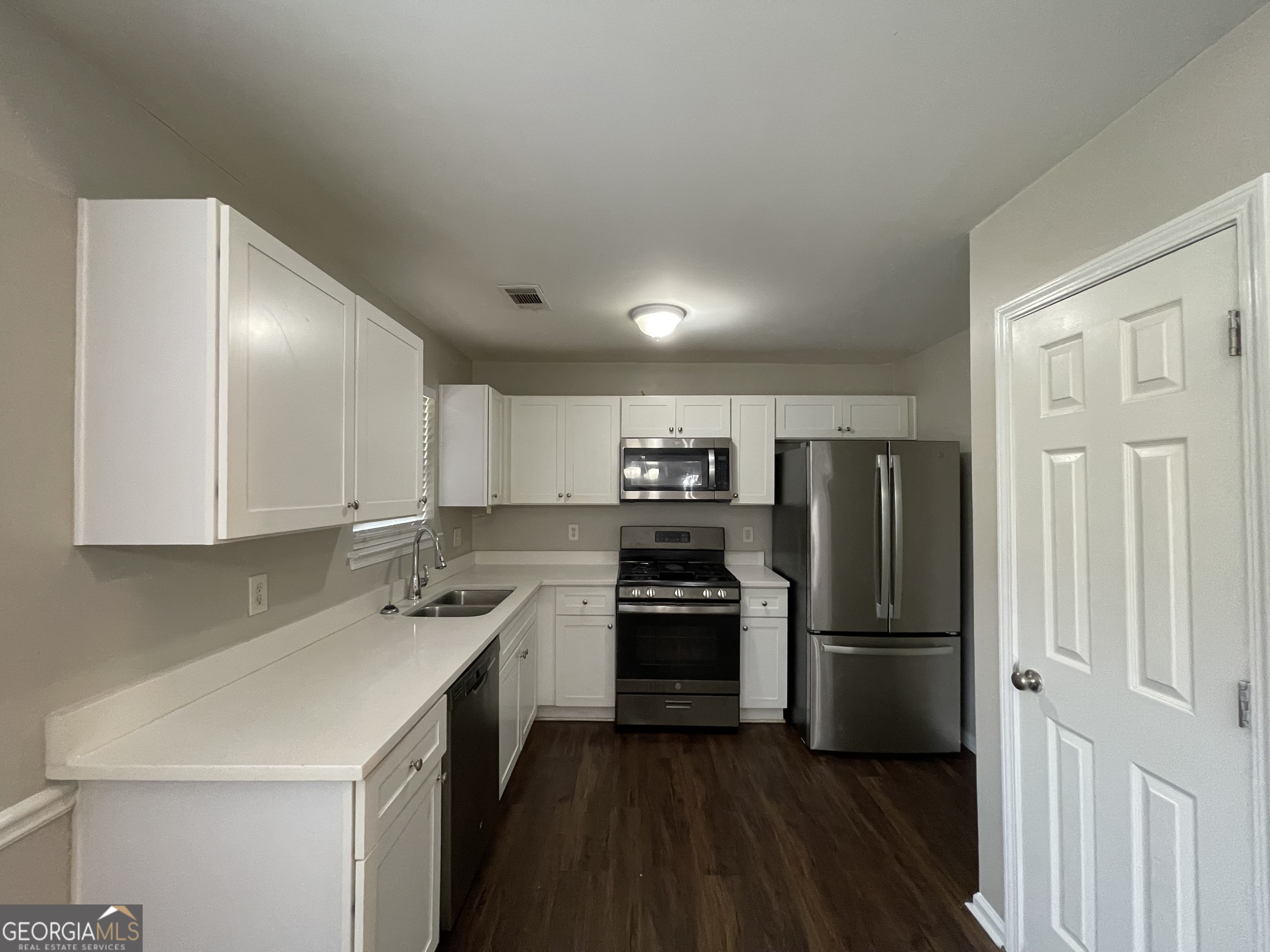 3063 Stonebridge Creek Drive Property Photo 6