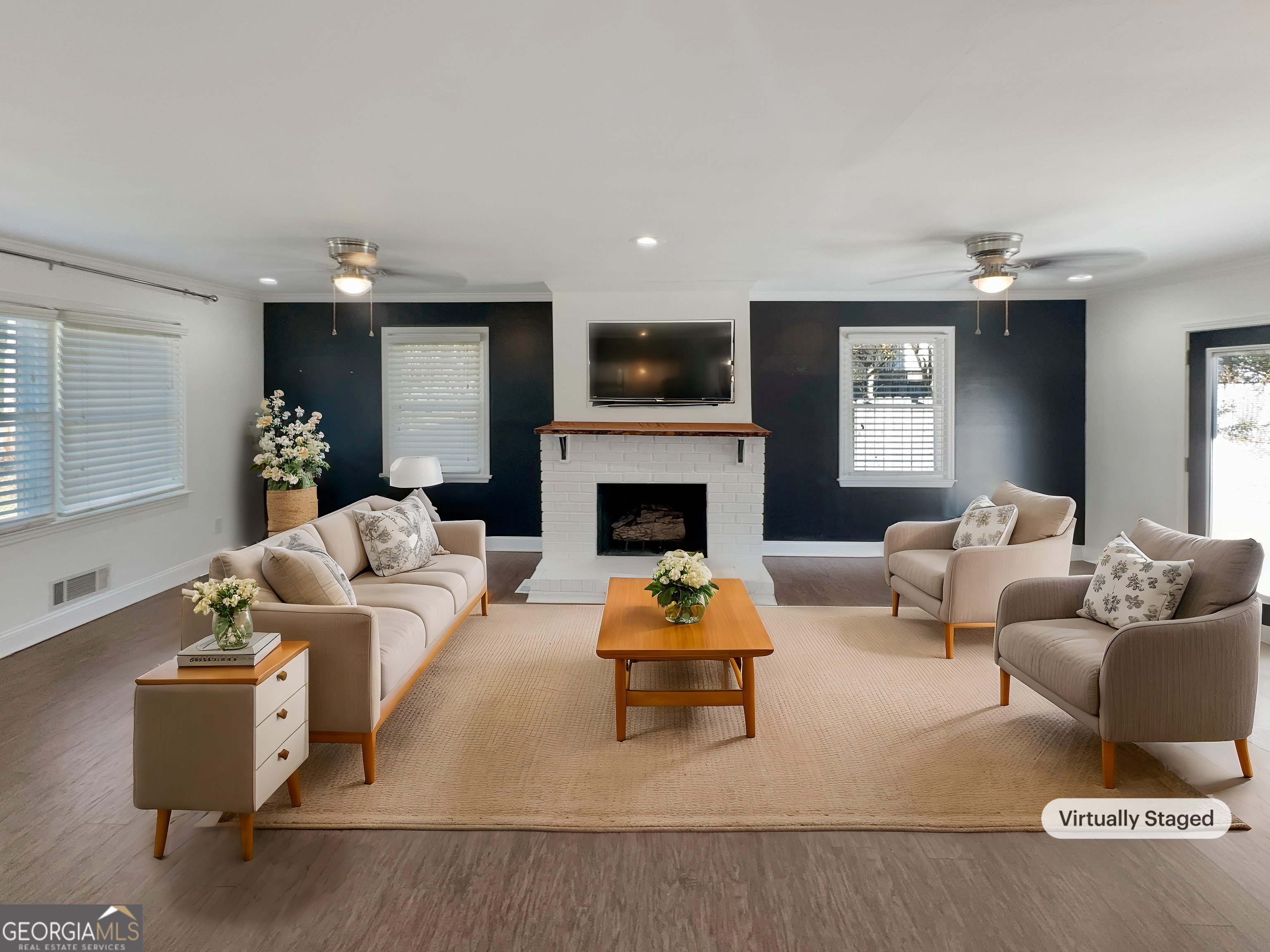 1672 Scufflegrit Road Property Photo 2