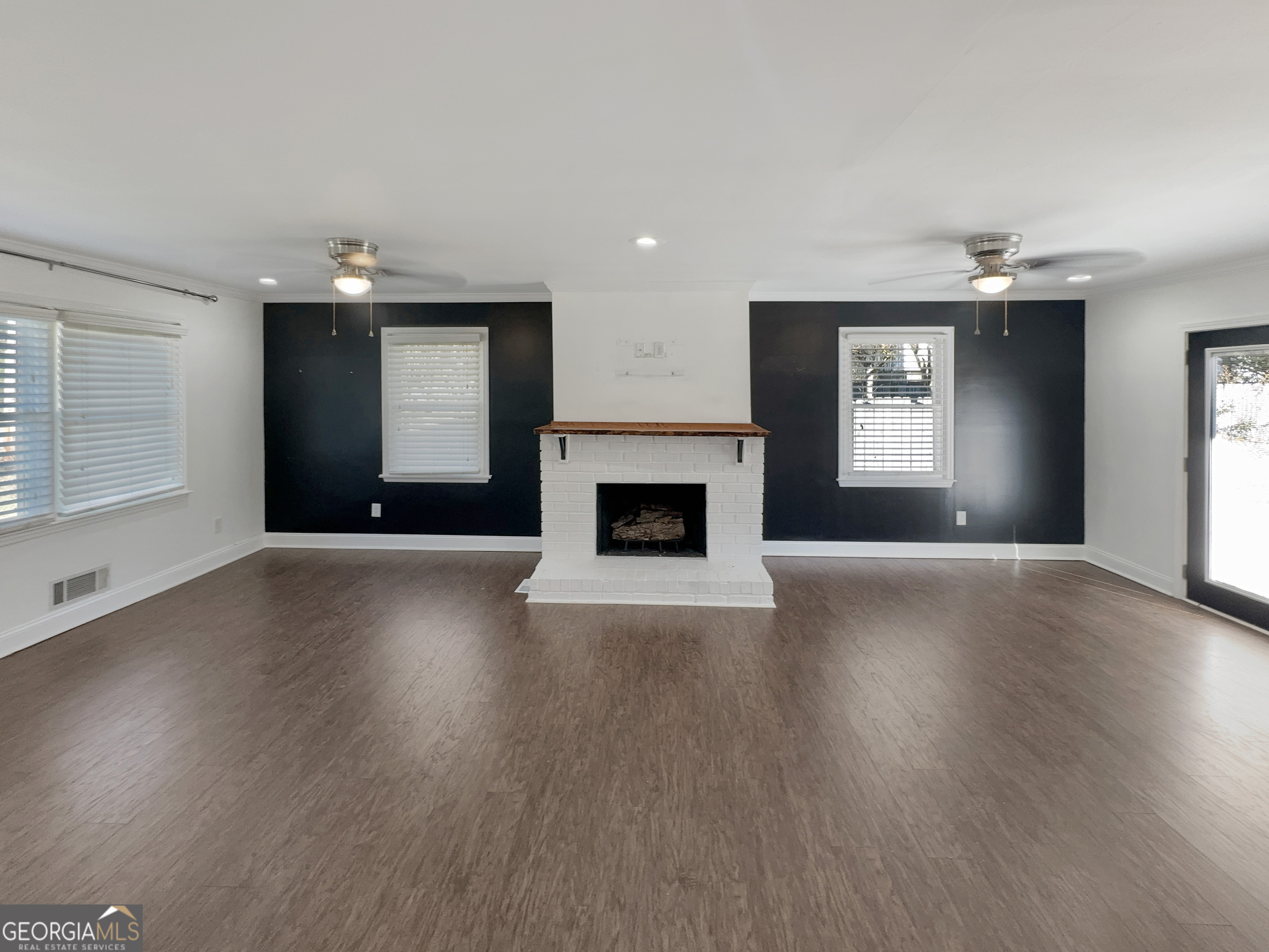1672 Scufflegrit Road Property Photo 3