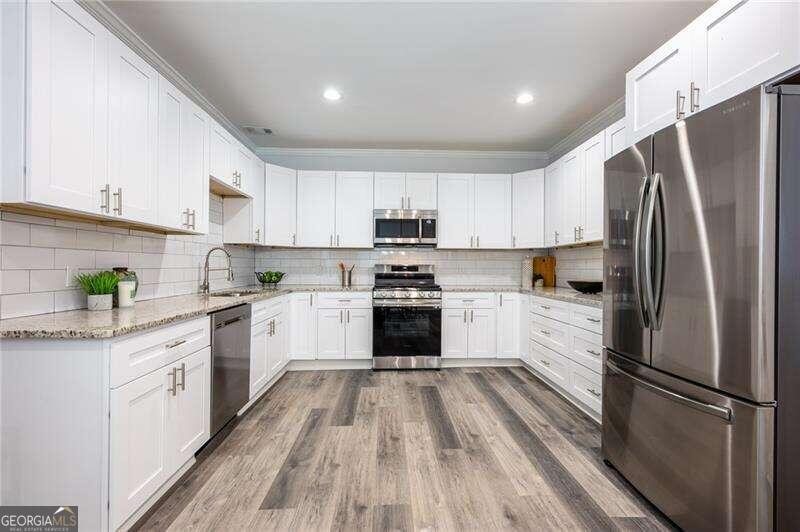872 Beryl Street Sw Property Photo 4