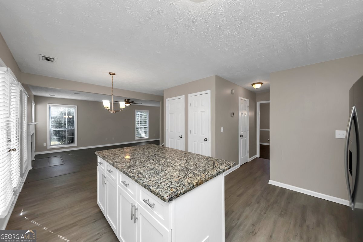 214 Kensington Trace Property Photo 10