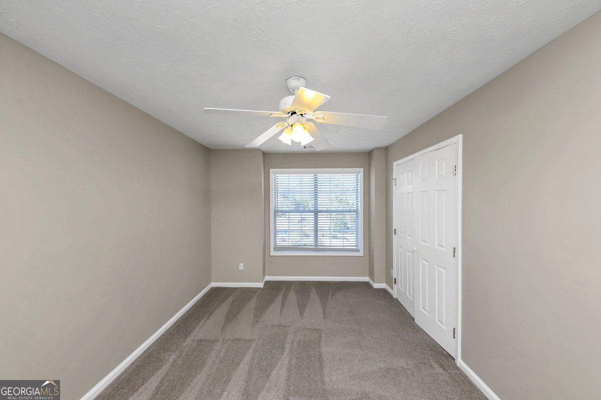 214 Kensington Trace Property Photo 14